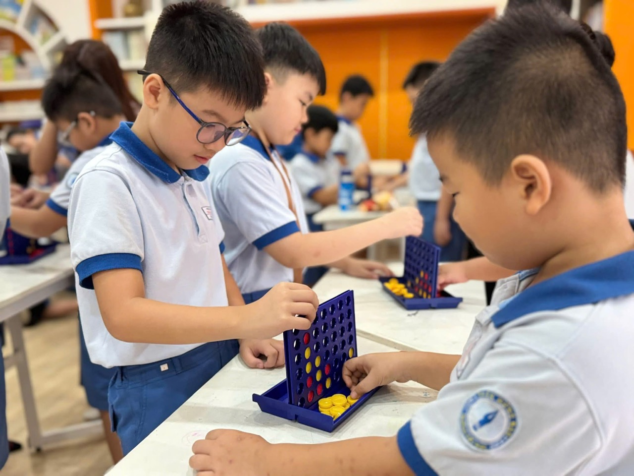 Nh&igrave;n nhận kh&aacute;ch quan, to&agrave;n diện về nền gi&aacute;o dục - Ảnh 1.