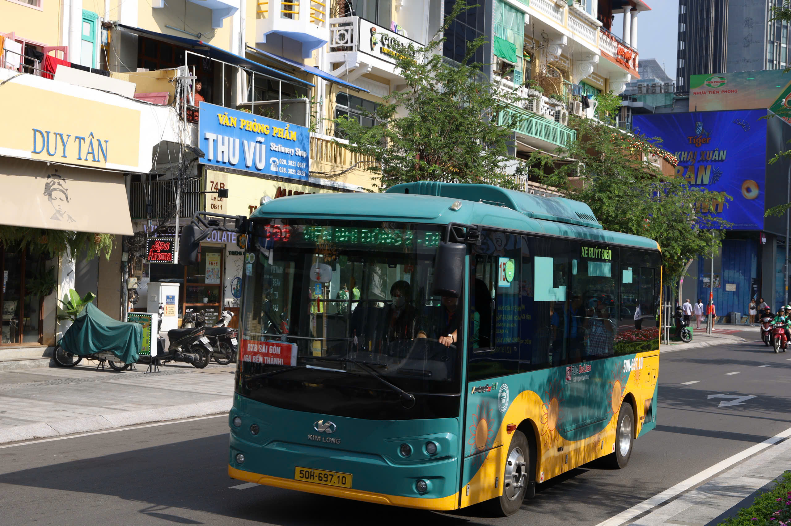 Xe buýt miễn phí cần nhanh và tiện lợi - Ảnh 1.