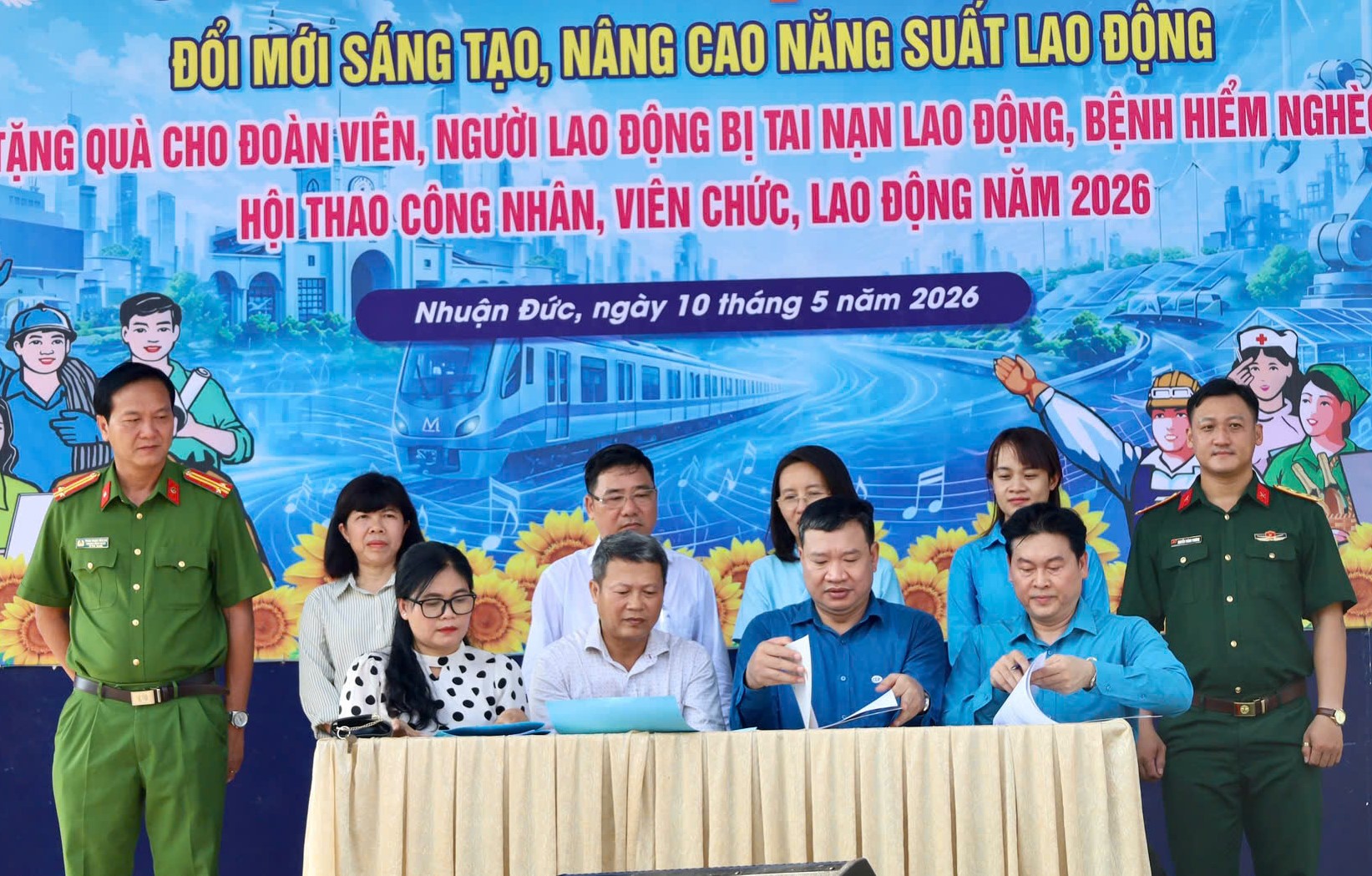 Công đoàn xã Nhuận Đức: Tăng cường chăm lo cho đoàn viên, lao động trong Tháng Công nhân - Ảnh 2.