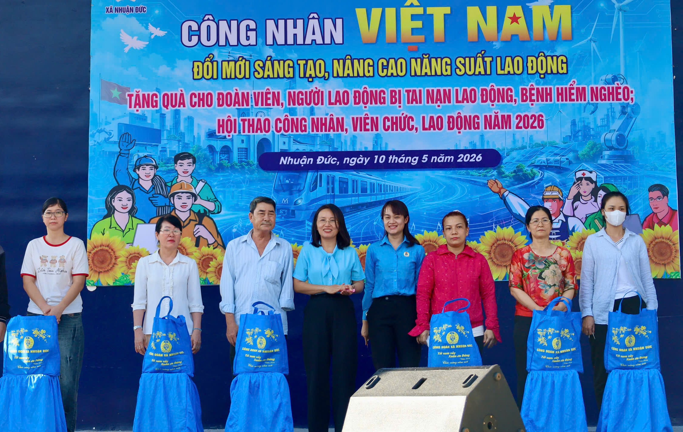 Công đoàn xã Nhuận Đức: Tăng cường chăm lo cho đoàn viên, lao động trong Tháng Công nhân - Ảnh 4.