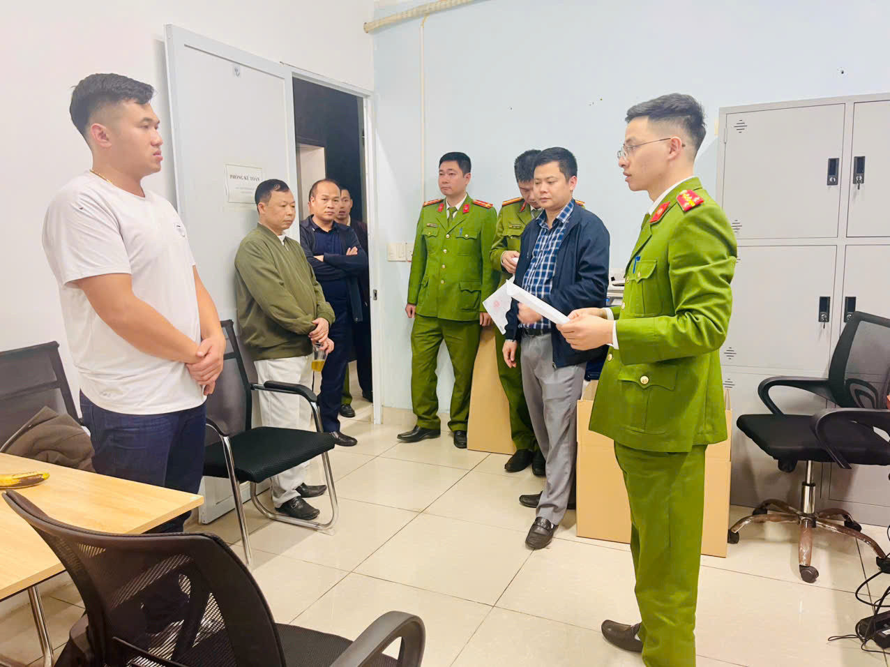 Xuất bán trái phép hóa đơn trị giá hơn 1.000 tỉ đồng cho 654 doanh nghiệp - Ảnh 1.