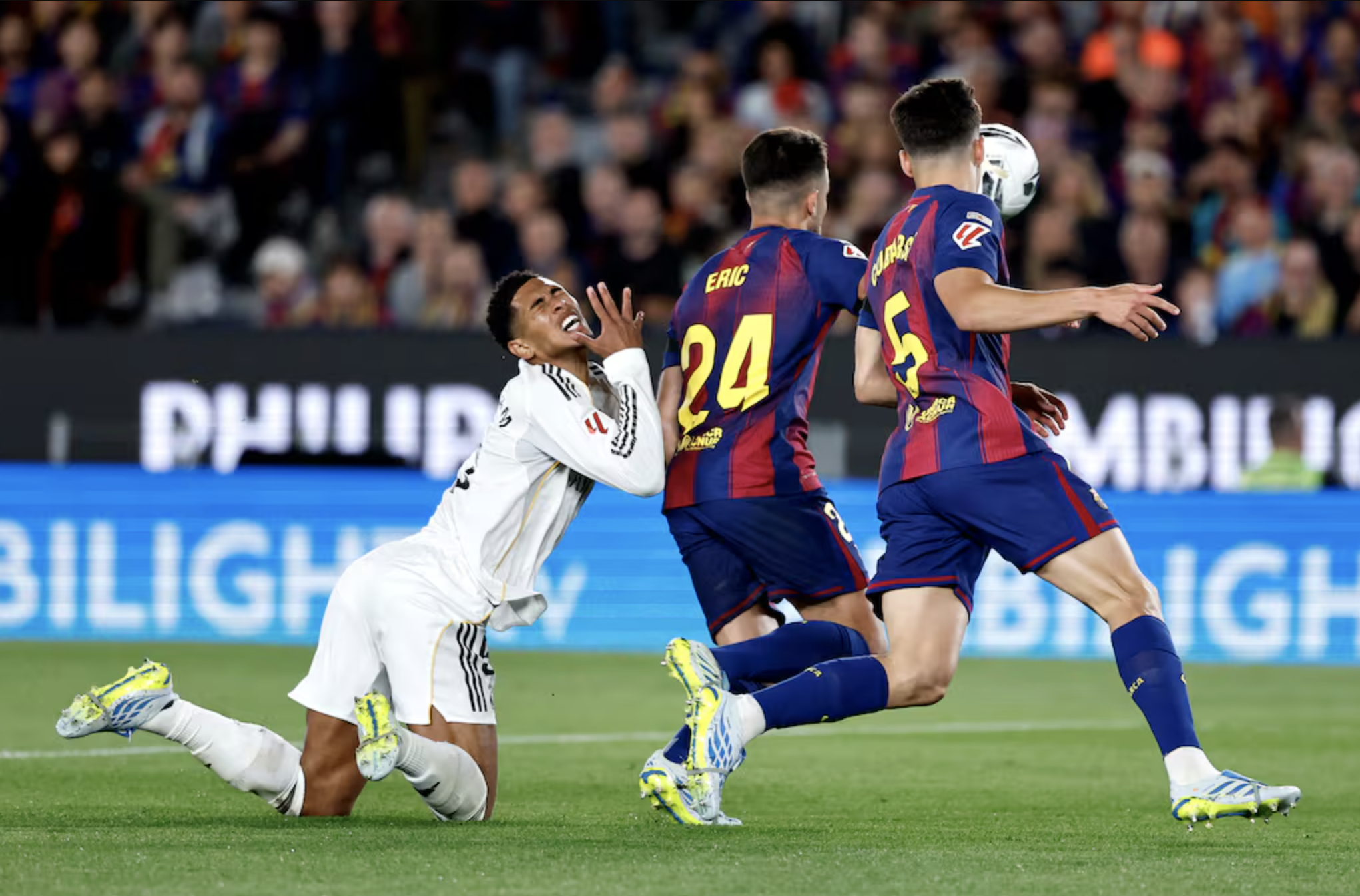Barcelona quật ngã Real Madrid, đăng quang đêm La Liga đầy cảm xúc - Ảnh 5.