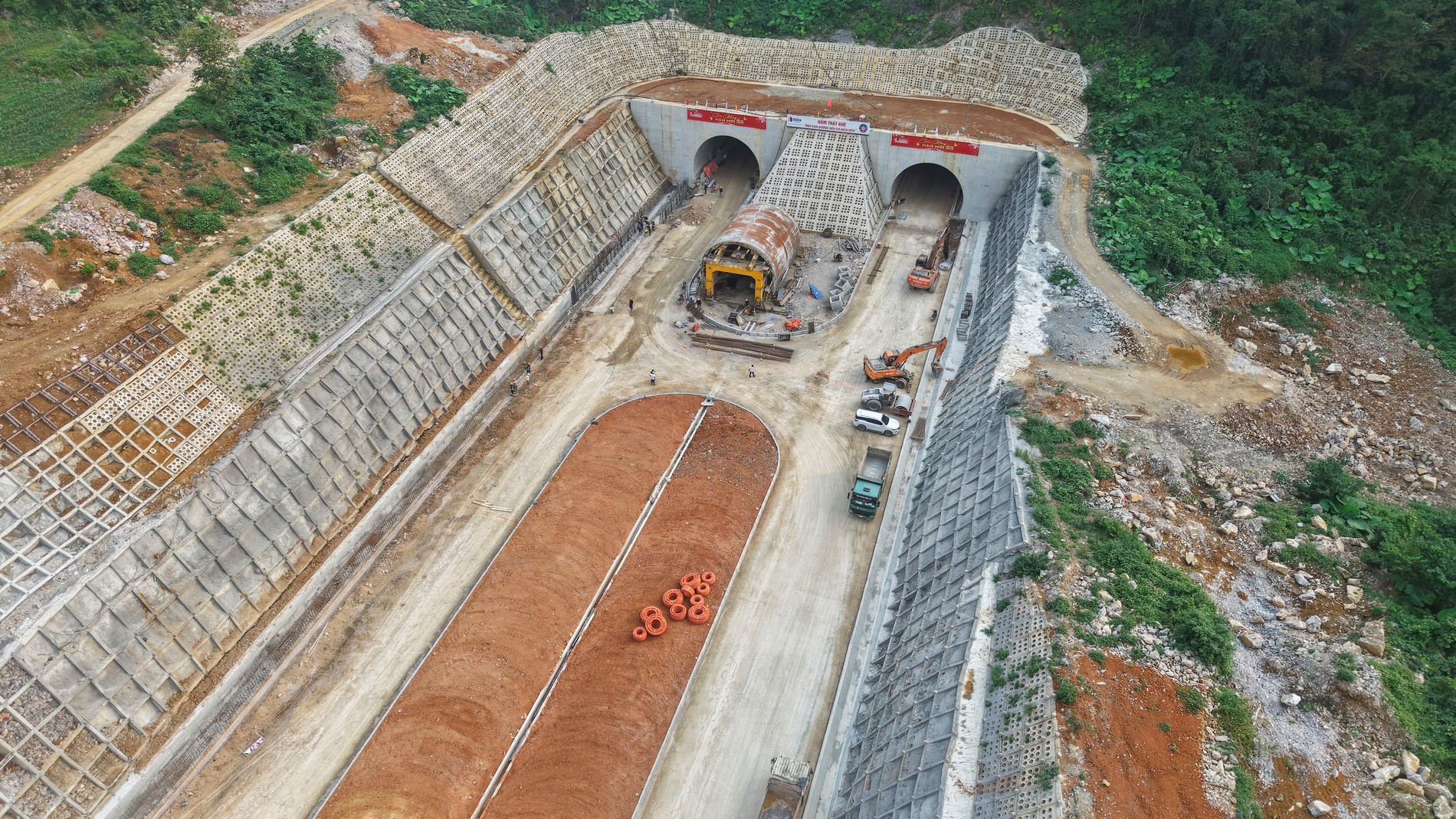 Nhiều kiến nghị để sớm đưa cao tốc Hữu Nghị - Chi Lăng và Đồng Đăng - Trà Lĩnh sớm về đích - Ảnh 5.