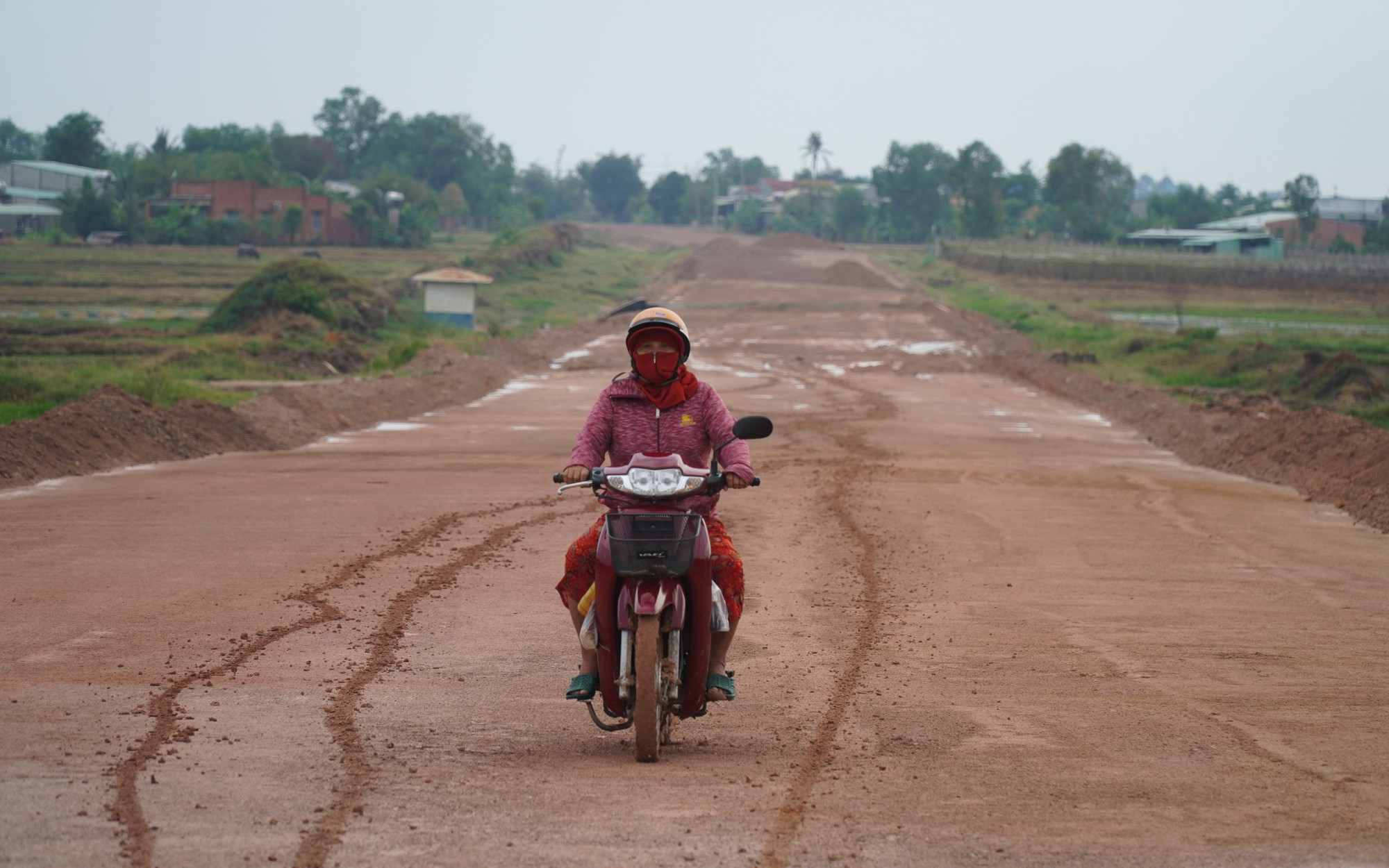 Cận cảnh hơn 2 km cuối cùng trên tuyến đường Hồ Chí Minh qua Tây Ninh chờ hoàn thiện