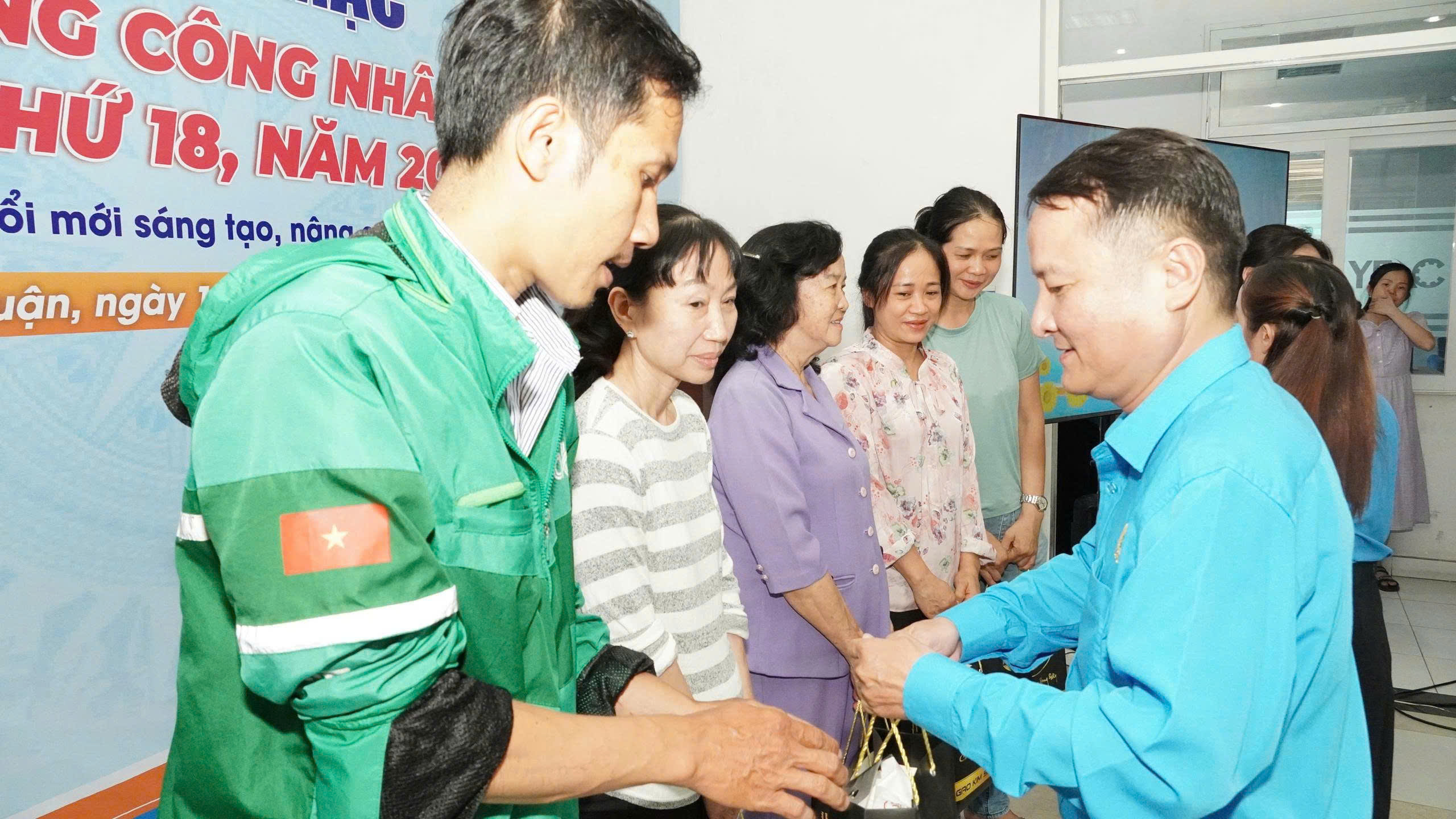Sôi nổi Tháng Công nhân - Ảnh 2.