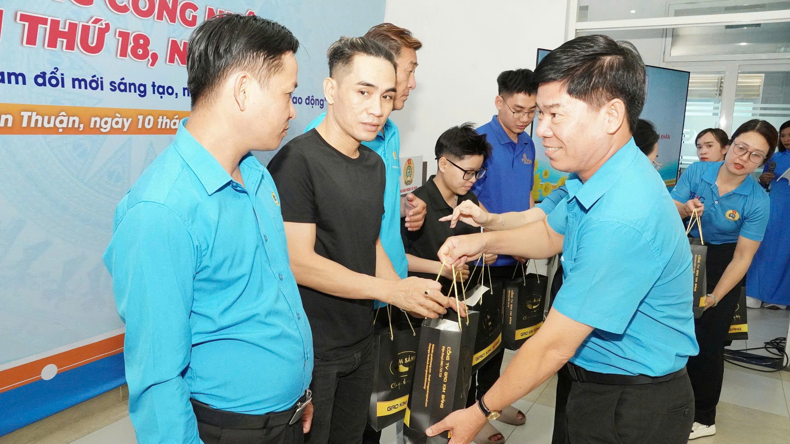 Sôi nổi Tháng Công nhân - Ảnh 1.