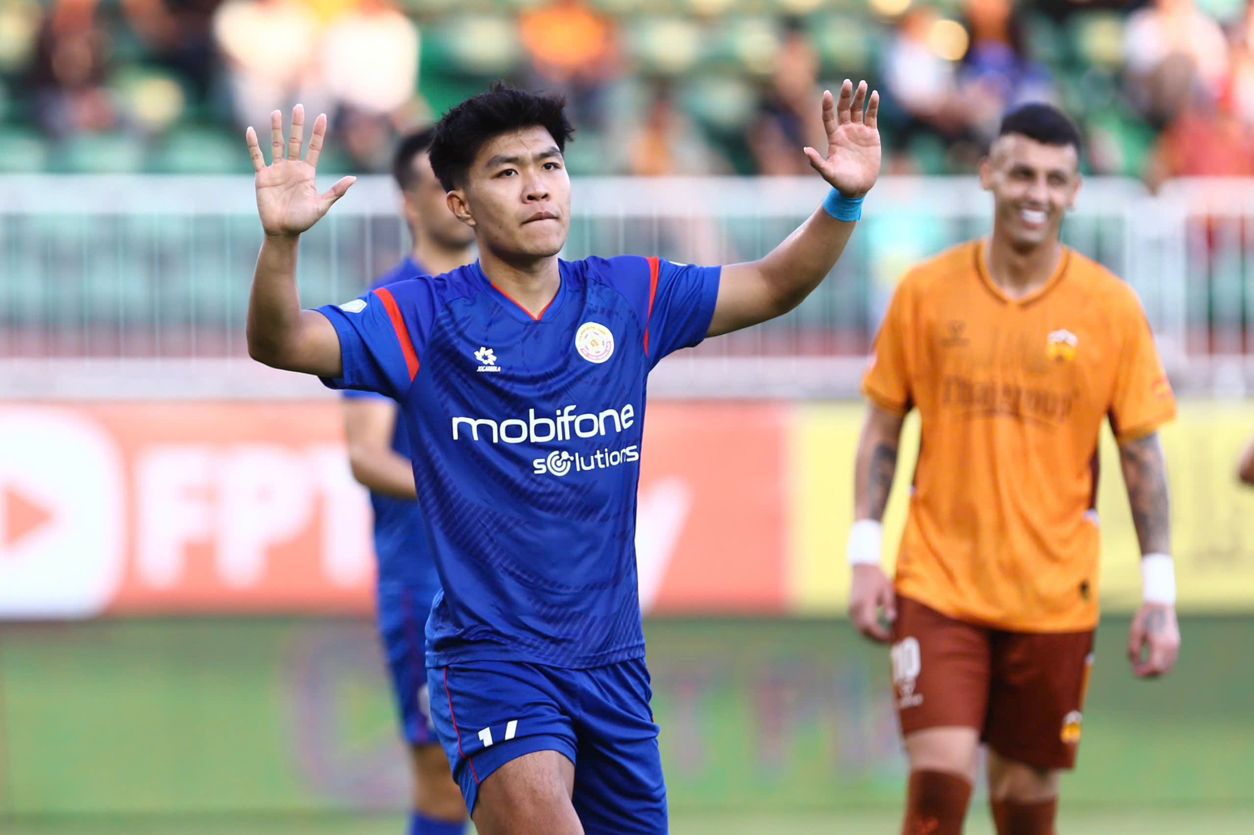 CLB Hoàng Anh Gia Lai thua bạc nhược trên sân nhà - Ảnh 9.