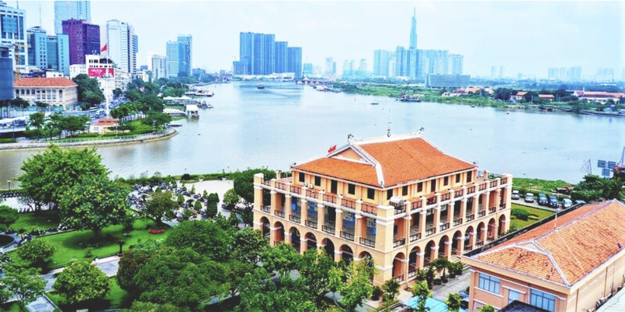 Cuộc thi viết "T&ocirc;i y&ecirc;u th&agrave;nh phố của t&ocirc;i": Từ th&agrave;nh phố n&agrave;y Người đ&atilde; ra đi... (*) - Ảnh 1.