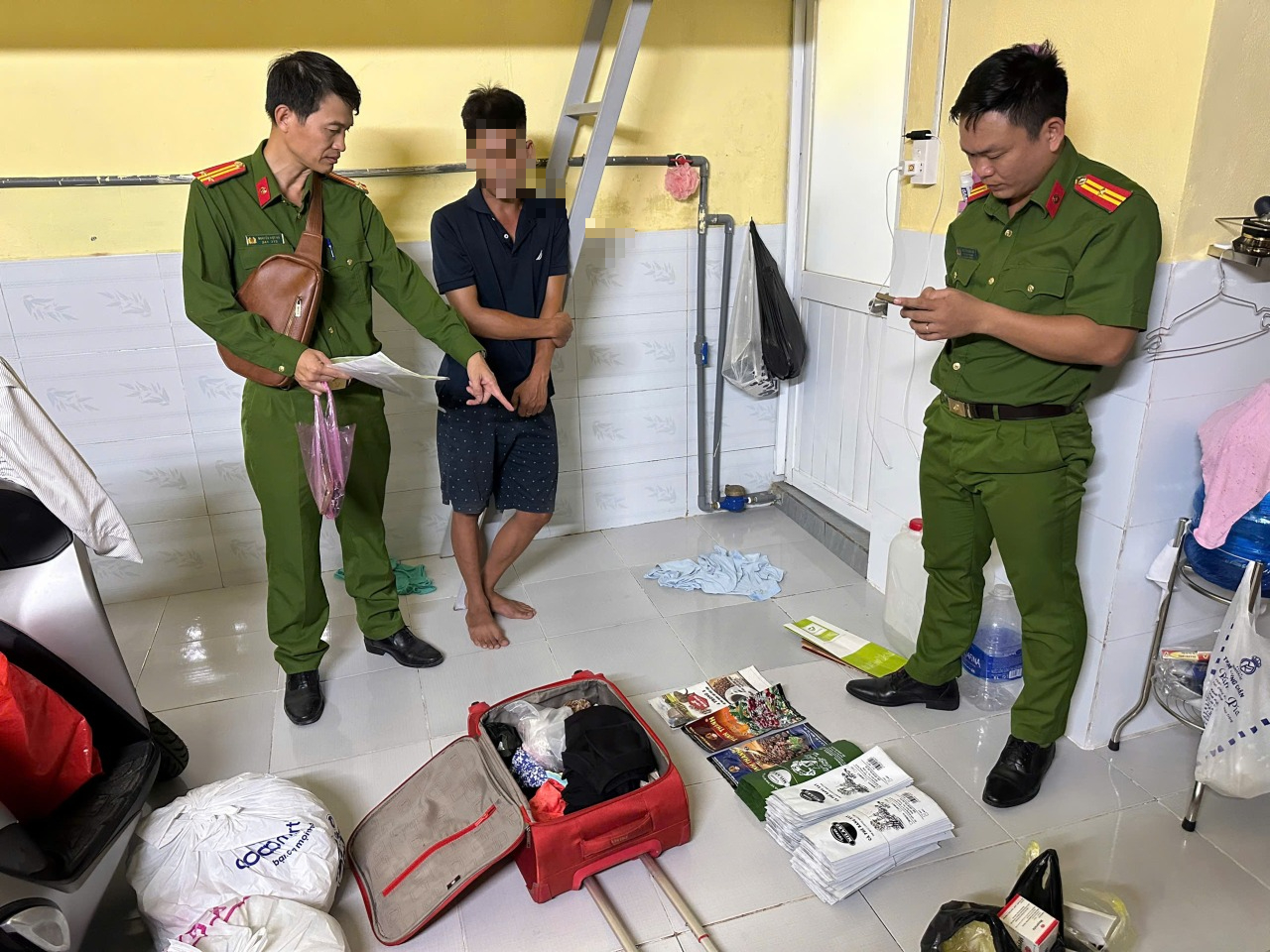 Phá chuyên án sản xuất, buôn bán cà phê giả quy mô lớn ở Quảng Trị - Ảnh 1.