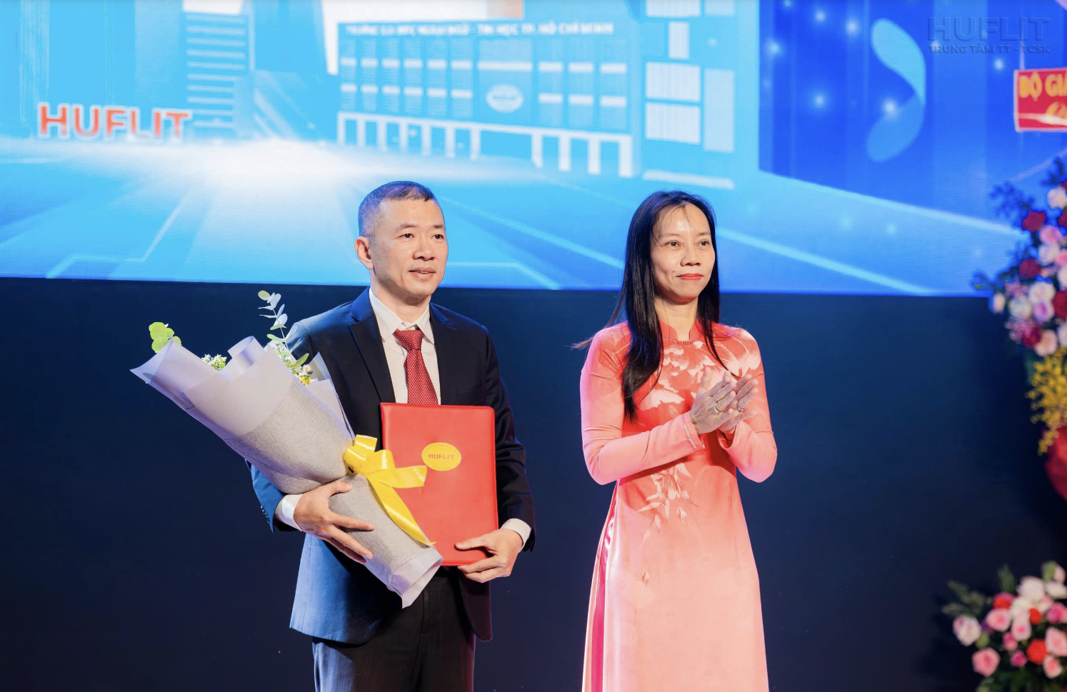 Trường ĐH Ngoại ngữ - Tin học TPHCM có hiệu trưởng mới - Ảnh 1.