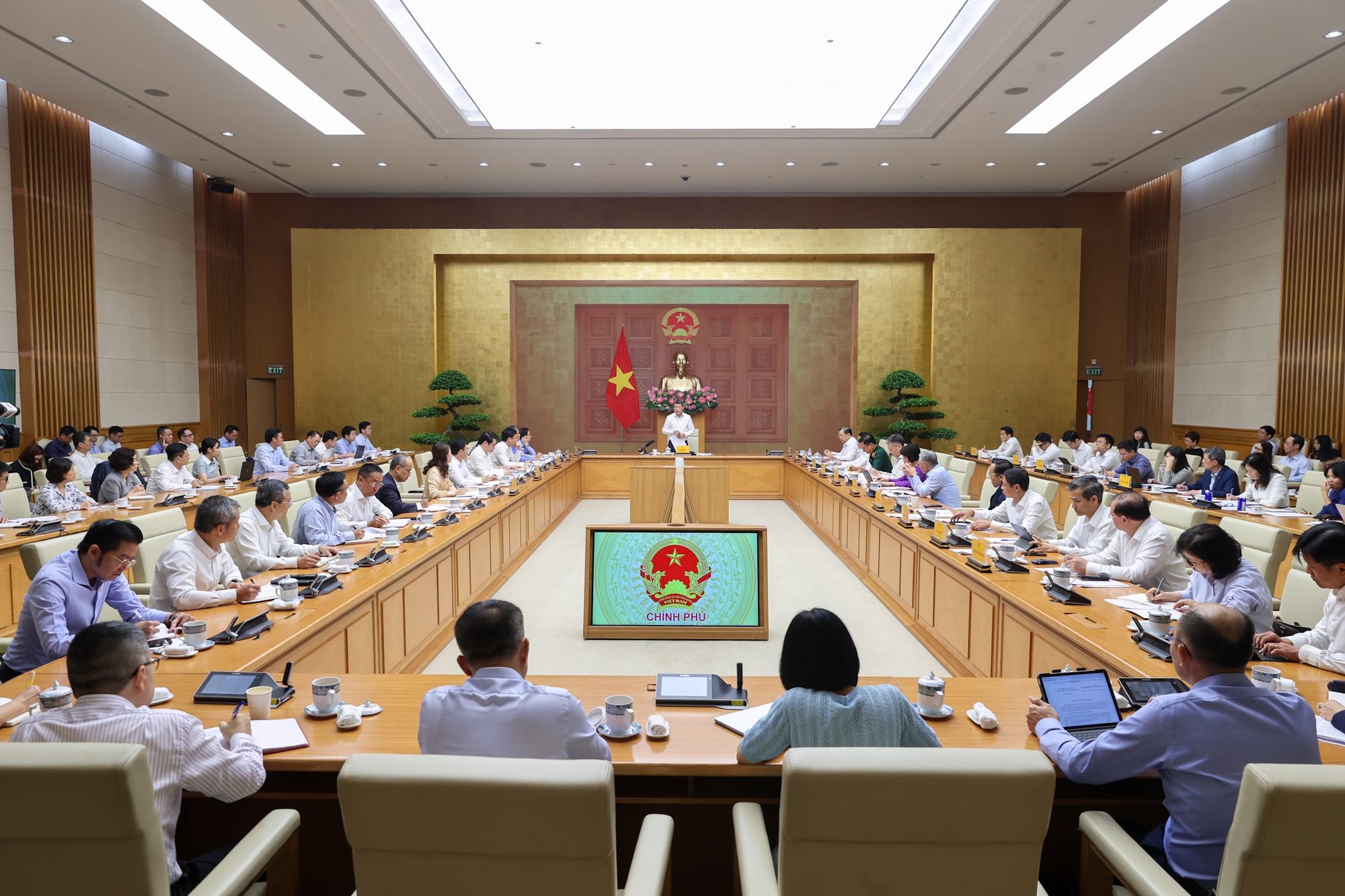 Thủ tướng Lê Minh Hưng: Bộ Ngoại giao khẩn trương xây dựng KPI đánh giá cán bộ, công chức - Ảnh 2.