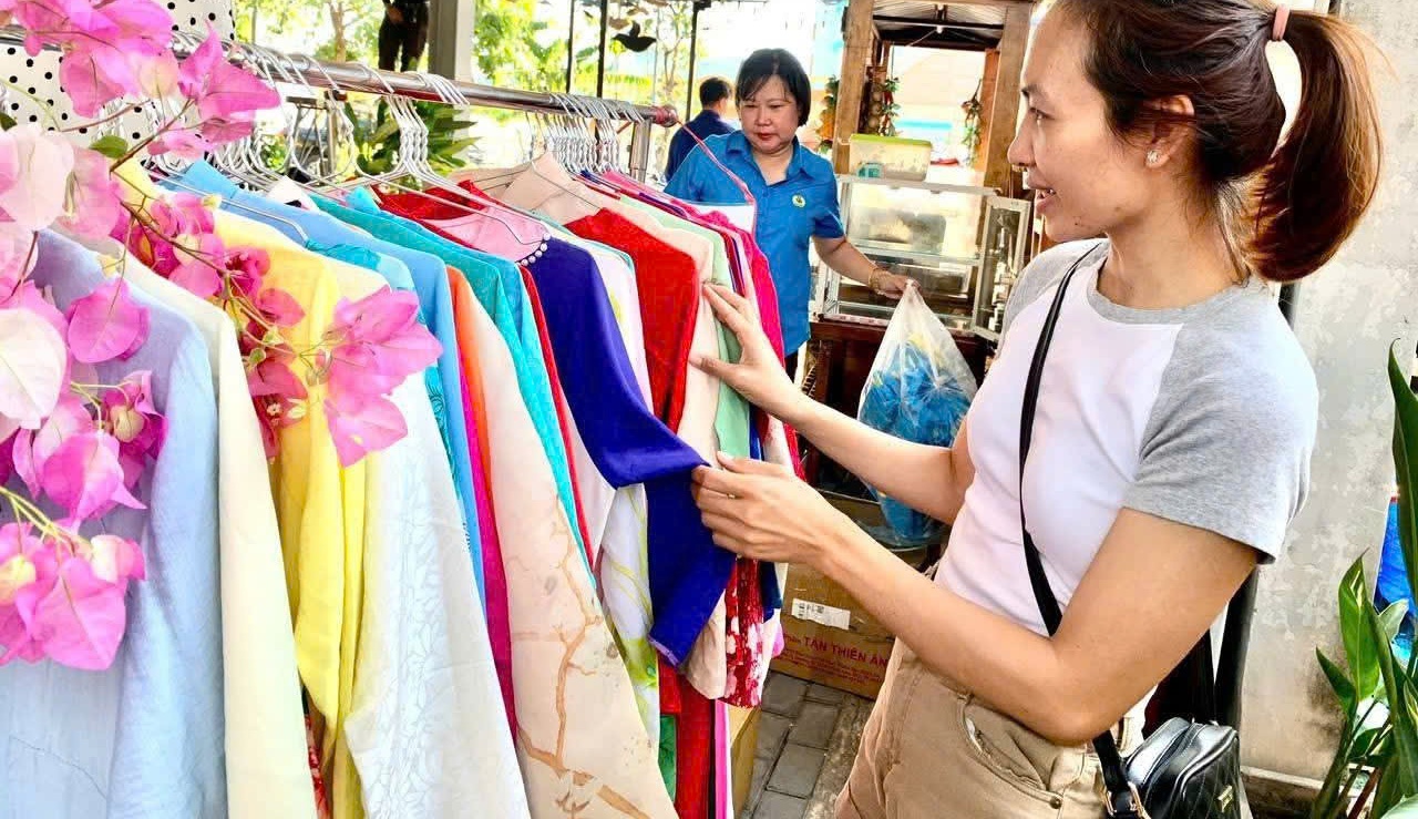 Chuỗi hoạt động ý nghĩa của Công đoàn xã Nhà Bè trong Tháng Công nhân