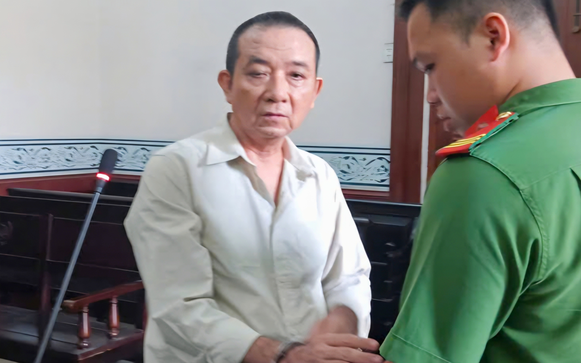 Bị xét xử sau hơn 20 năm trốn truy nã