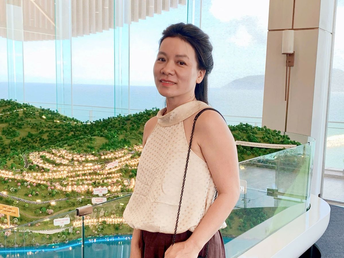 H&agrave;ng trăm kh&aacute;ch h&agrave;ng hồ hởi k&yacute; thủ tục khu Đảo Ngọc, nhẹ nh&otilde;m v&igrave; đ&atilde; mua được căn nh&agrave; ưng &yacute; - Ảnh 3.