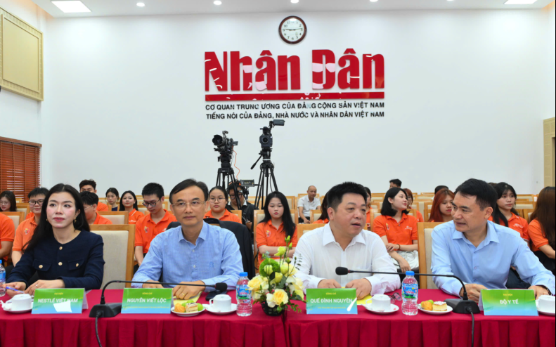 Bộ GD-ĐT siết chặt kiểm tra an toàn thực phẩm, bữa ăn học đường