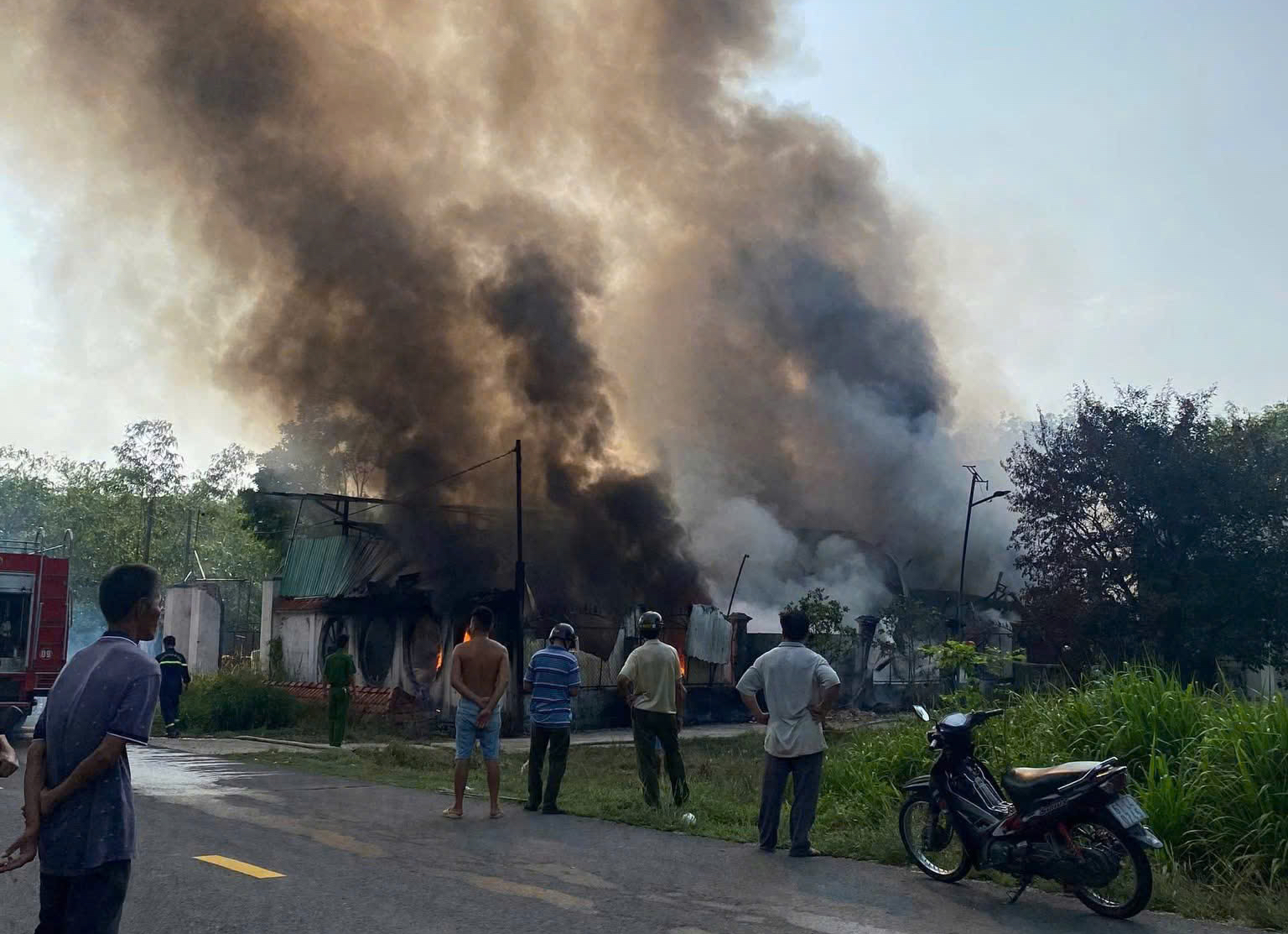 Thông tin nổi bật ở TPHCM: Bắt nghi phạm lừa đảo, cháy lớn và loạt chuyển động đô thị đáng chú ý - Ảnh 6.