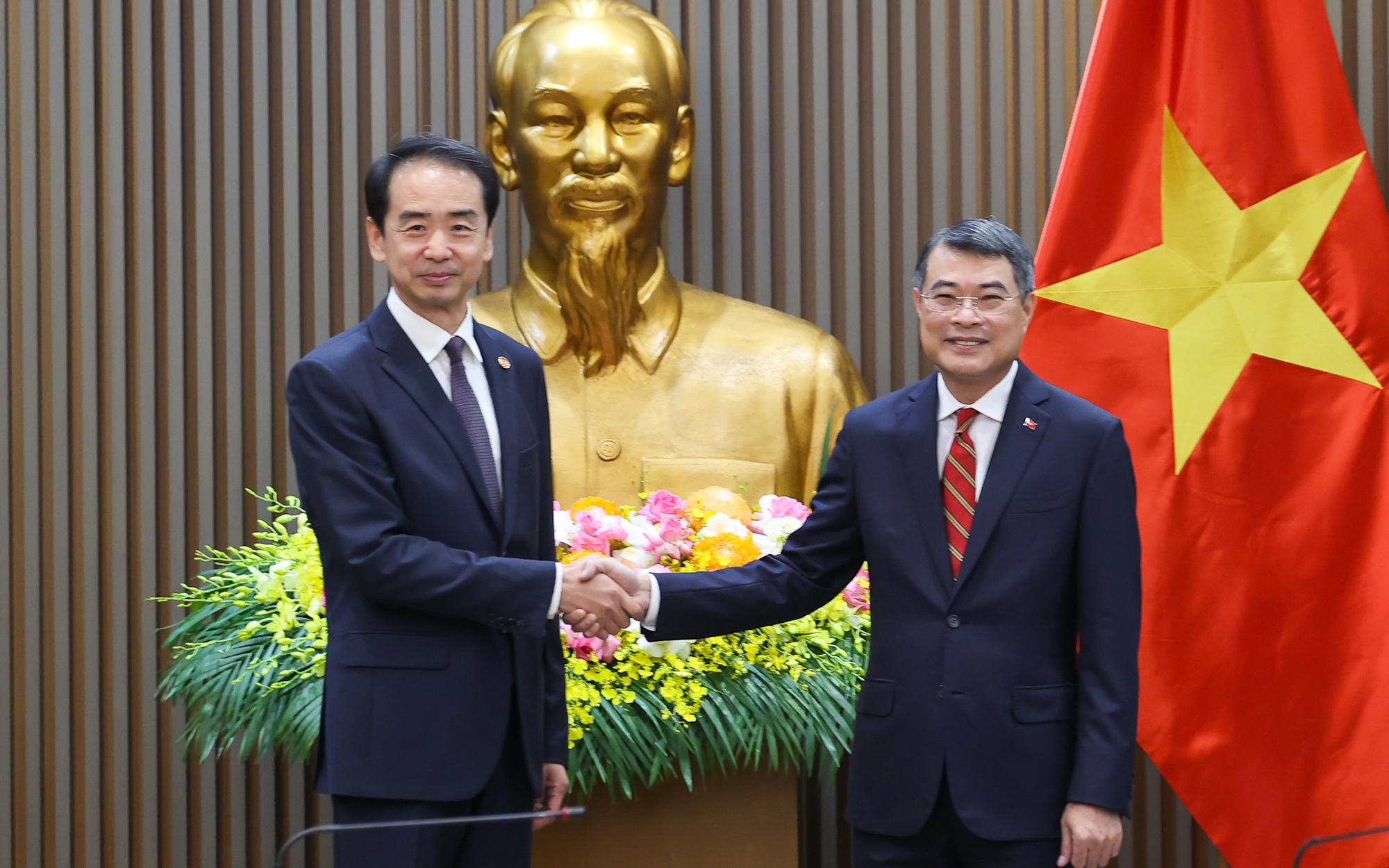 Thủ tướng Lê Minh Hưng: Việt - Trung thúc đẩy thương mại phát triển cân bằng, lành mạnh, bền vững