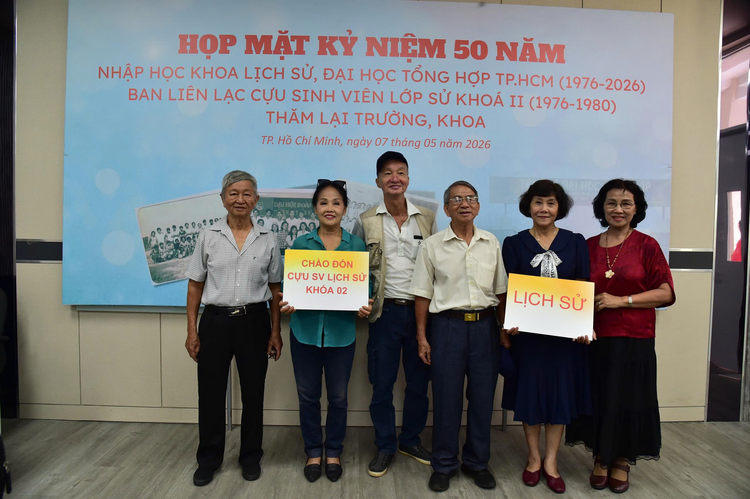 Cuộc thi "Tôi yêu thành phố của tôi": Lớp sinh viên Trường Đại học Tổng hợp năm ấy - Ảnh 4.