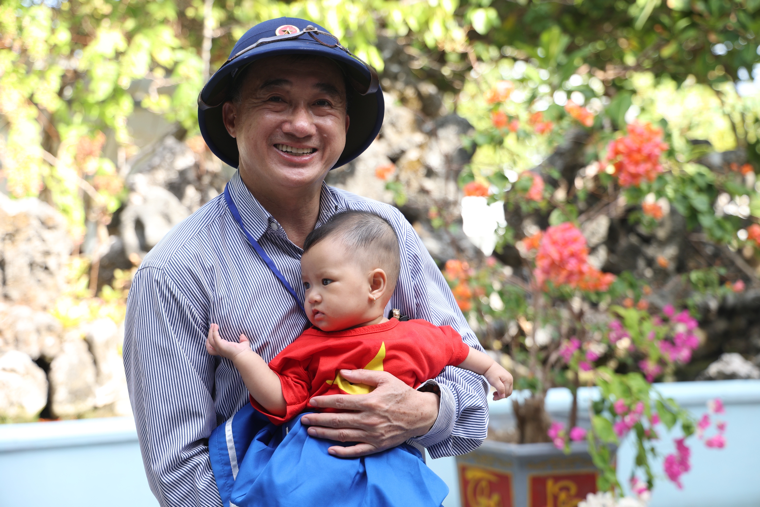 Kh&ocirc;ng để thầy thuốc ở Trường Sa thiệt th&ograve;i - Ảnh 4.