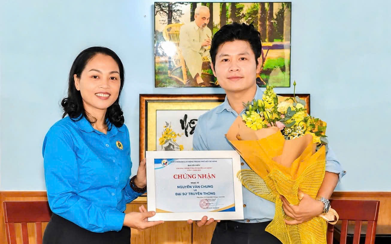 Chương trình nghệ thuật 'Vòng tay yêu thương": Hướng đến người lao động khó khăn