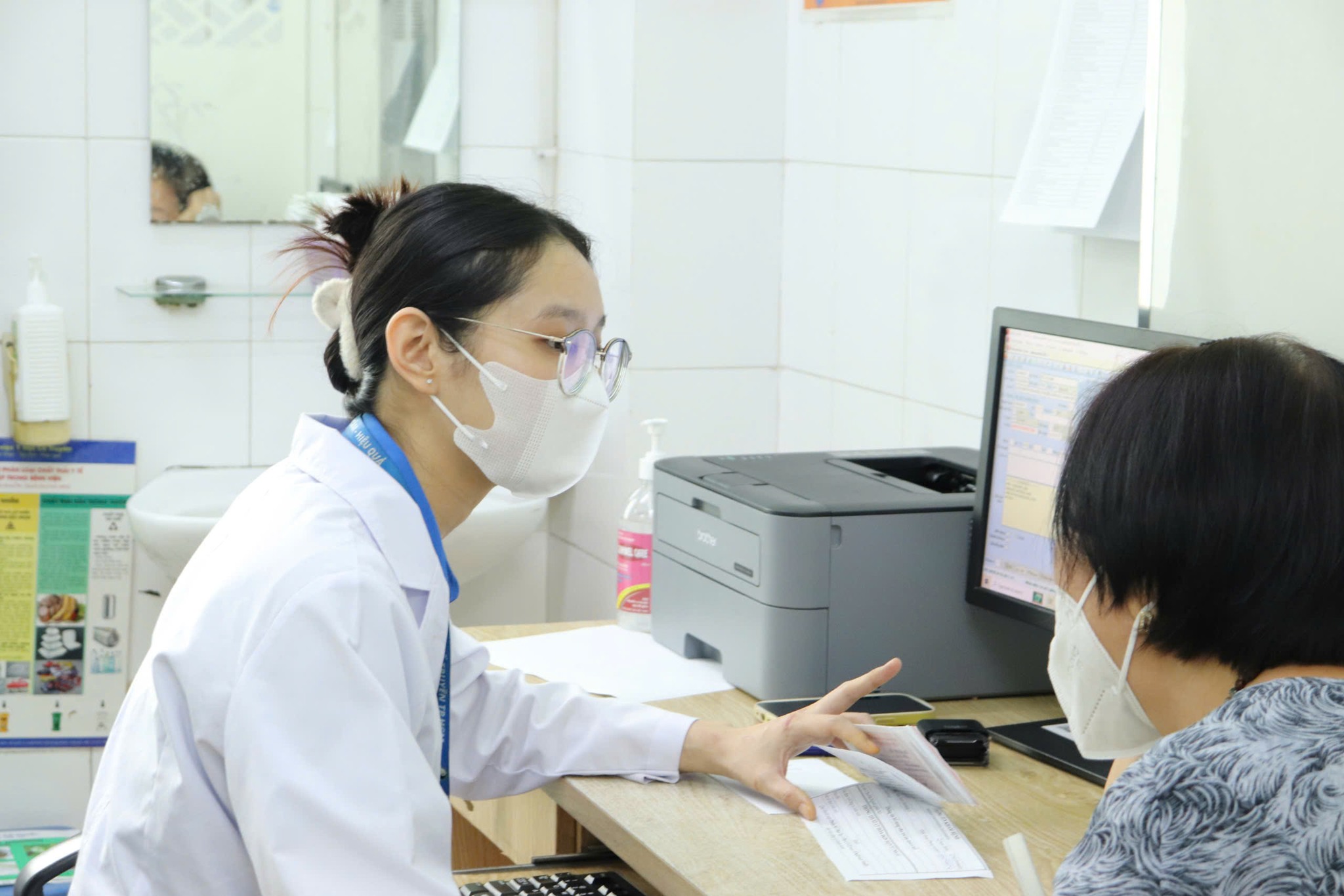 Quy định ho&agrave;n trả tiền BHYT mới nhất - Ảnh 1.