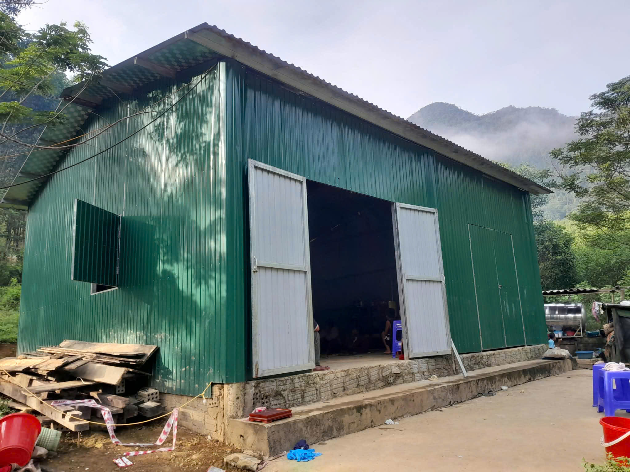 Trước khi treo cổ tự tử, nghi phạm sát hại vợ cũ đăng lời nhắn gây lạnh người - Ảnh 1.