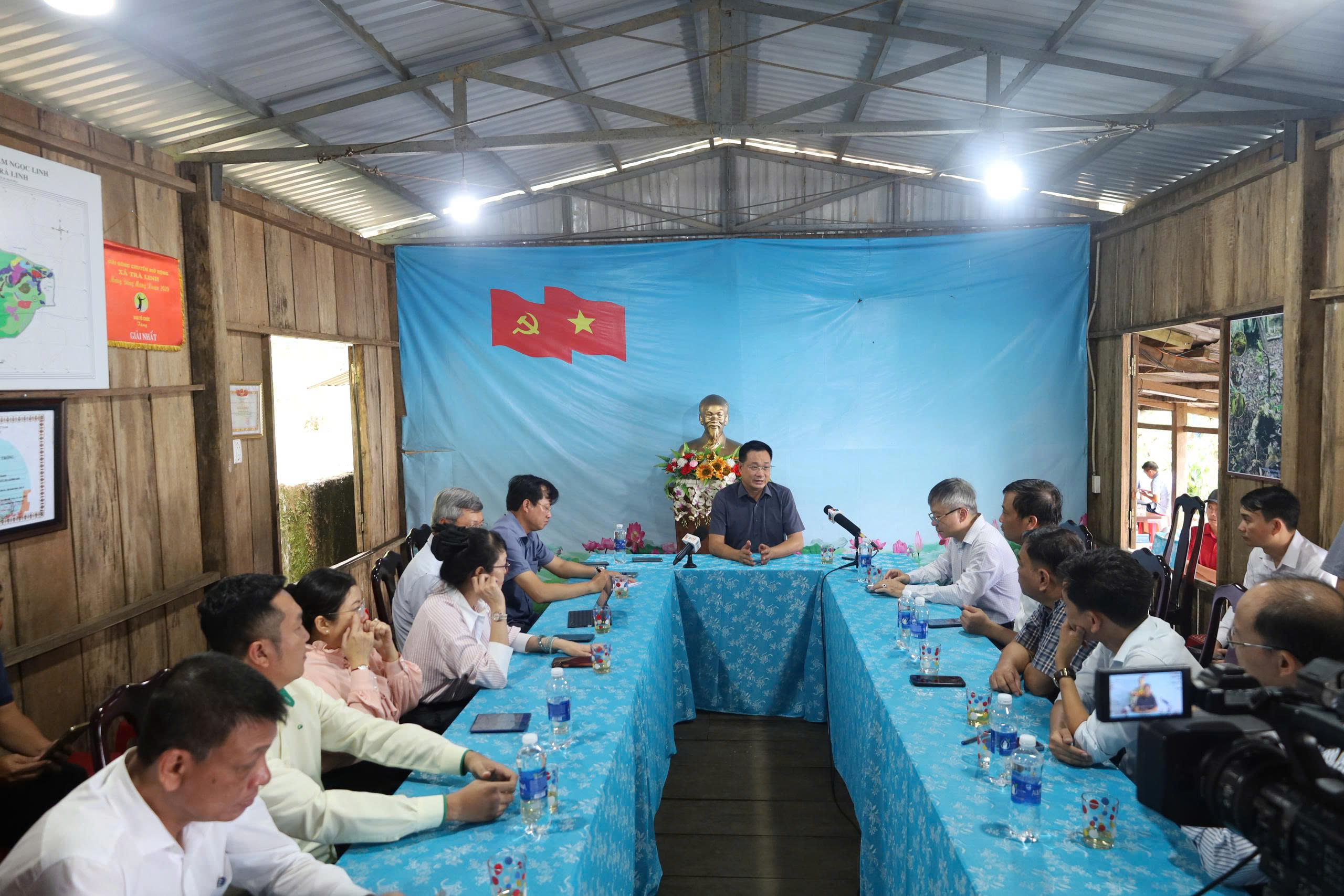 Bí thư Đà Nẵng kêu gọi doanh nghiệp lớn phát triển sâm Ngọc Linh năm 2026 - Ảnh 2.