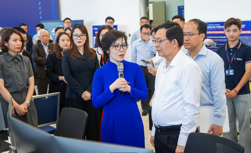 Phó Thủ tướng Hồ Quốc Dũng dự khai trương AI Lab của Trường ĐH Thăng Long - Ảnh 2.