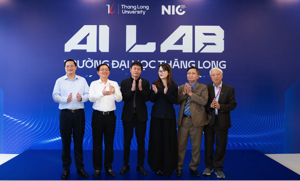 Phó Thủ tướng Hồ Quốc Dũng dự khai trương AI Lab của Trường ĐH Thăng Long - Ảnh 4.