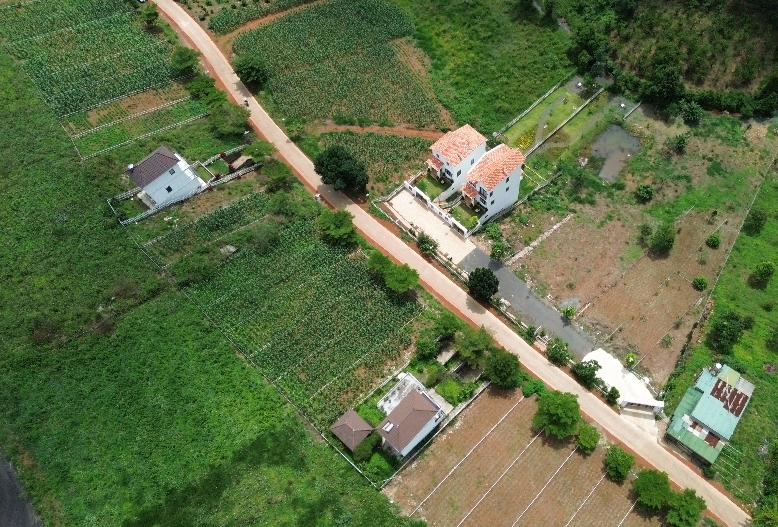 L&acirc;m Đồng: Ngăn chặn quảng c&aacute;o dự &aacute;n "ma" - Ảnh 1.