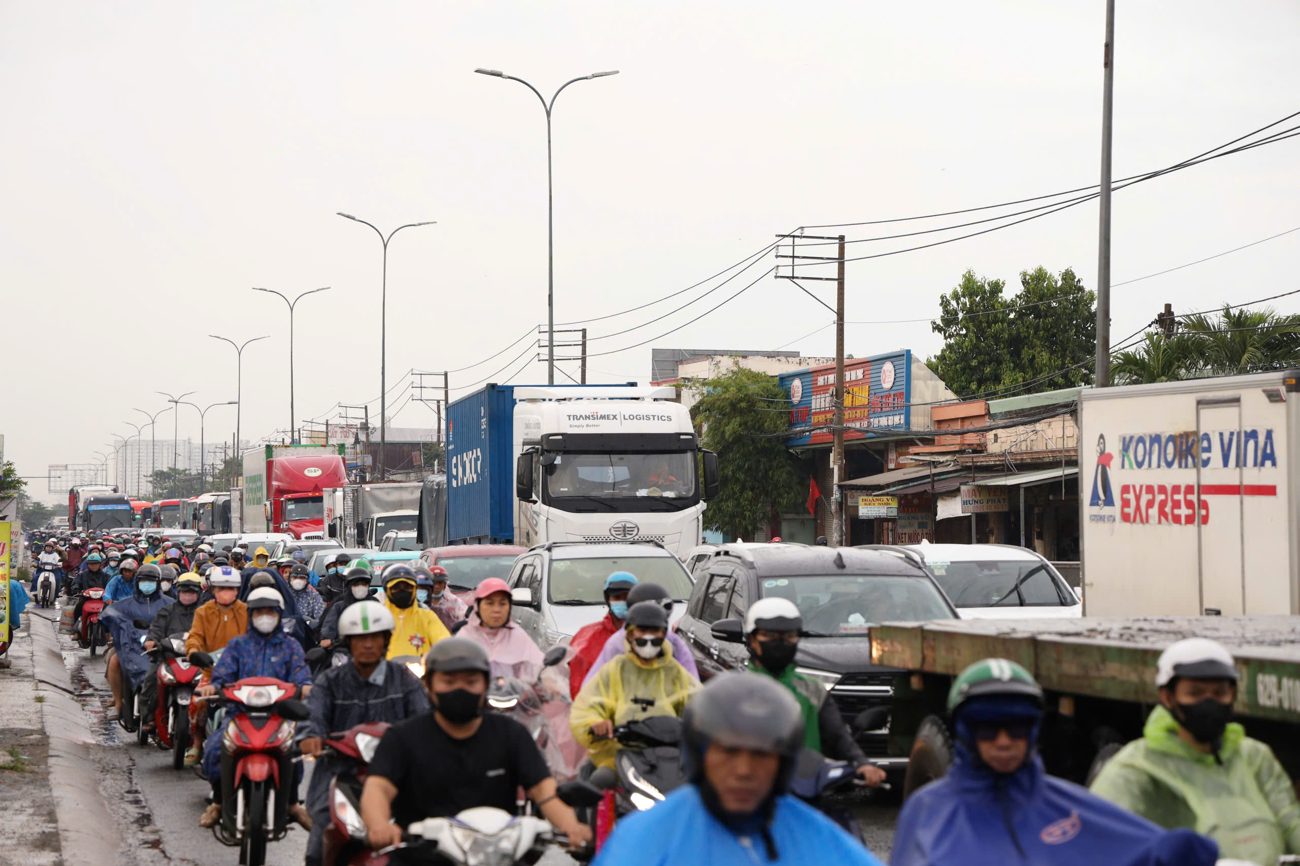 Thông tin nổi bật ở TPHCM: Loạt vấn đề “nóng” từ giao thông đến nhà đất - Ảnh 2.