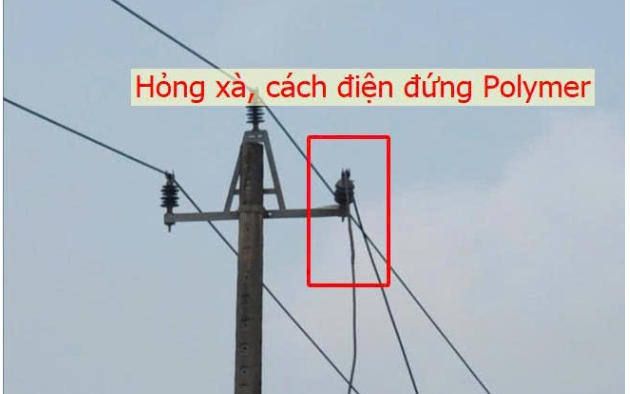 Xe san lấp gây đứt dây trung áp, hơn 1.000 hộ dân mất điện gần 7 giờ