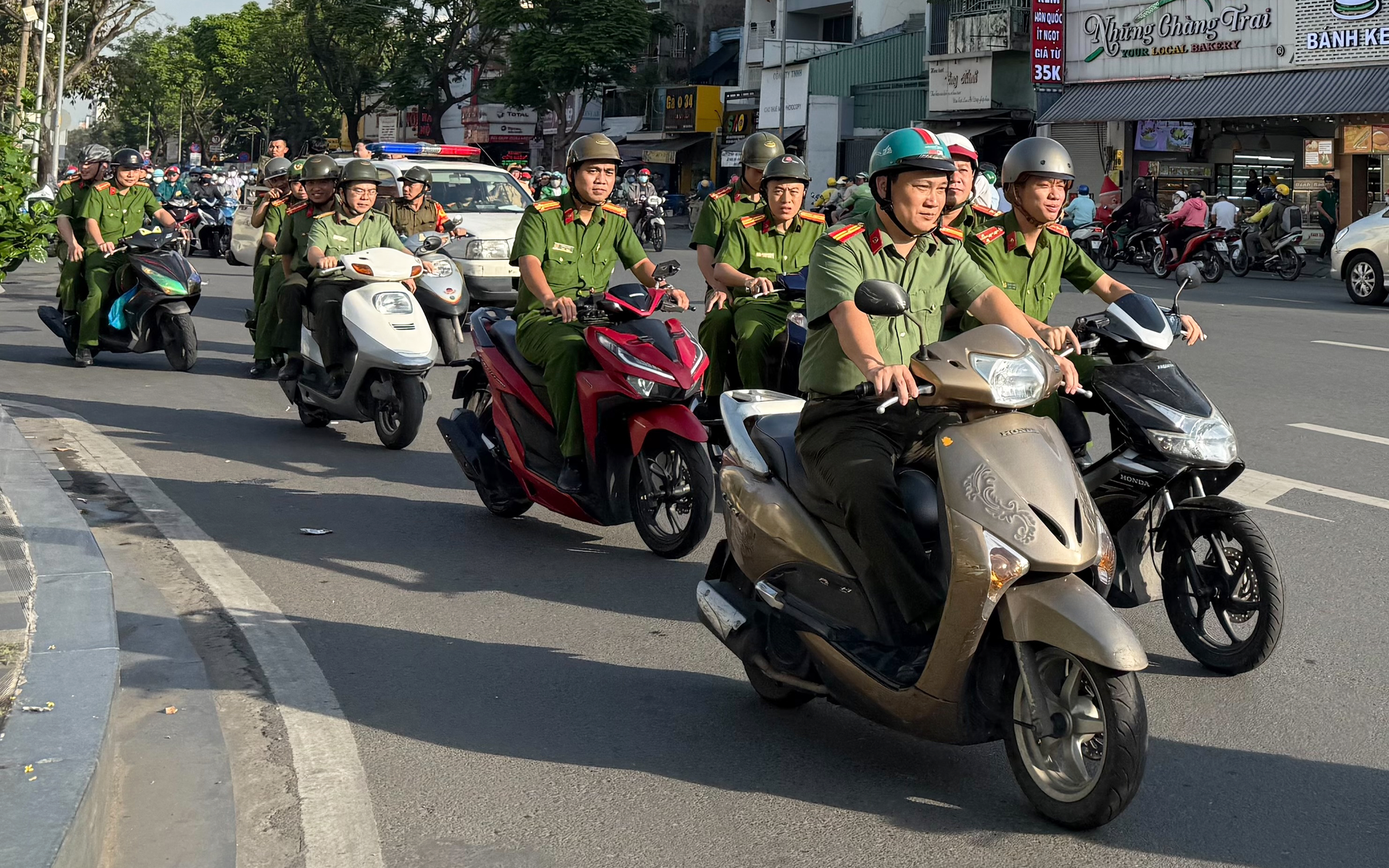 TPHCM: Đề xuất hỗ trợ mỗi Công an cấp xã 5 triệu đồng/tháng