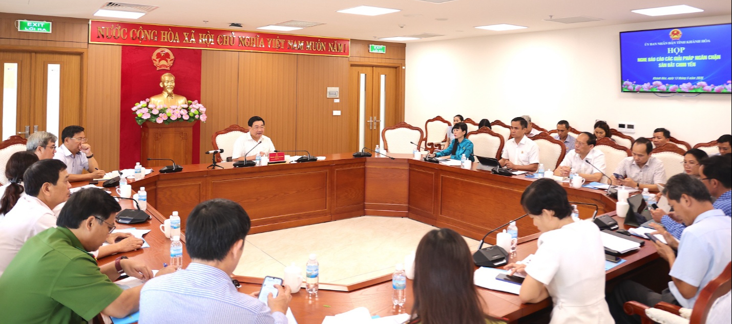 Quyết liệt ngăn chặn tình trạng săn bắt chim yến trái phép - Ảnh 1.