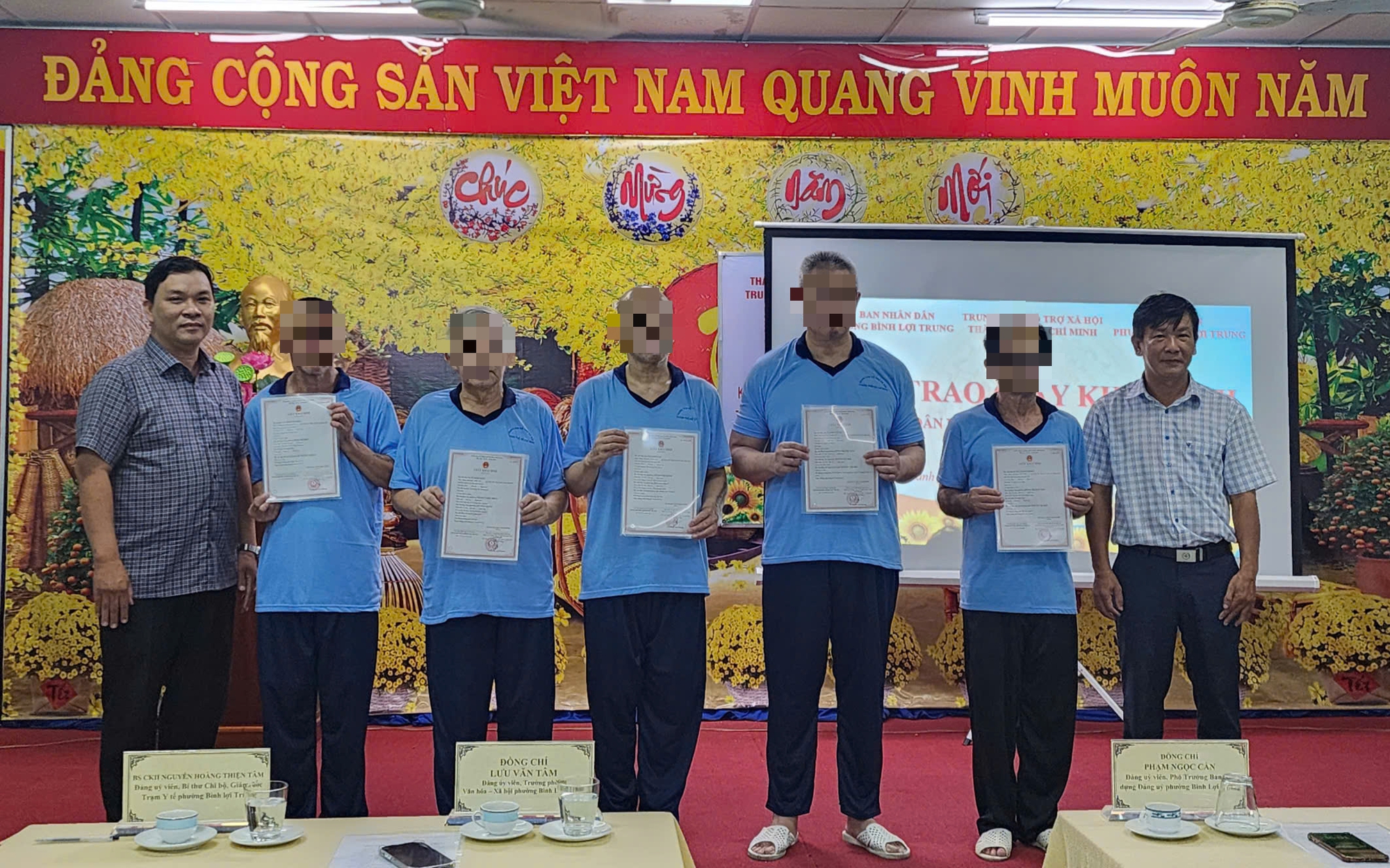 TP HCM lần đầu hỗ trợ cấp khai sinh cho Việt kiều hồi hương không giấy tờ