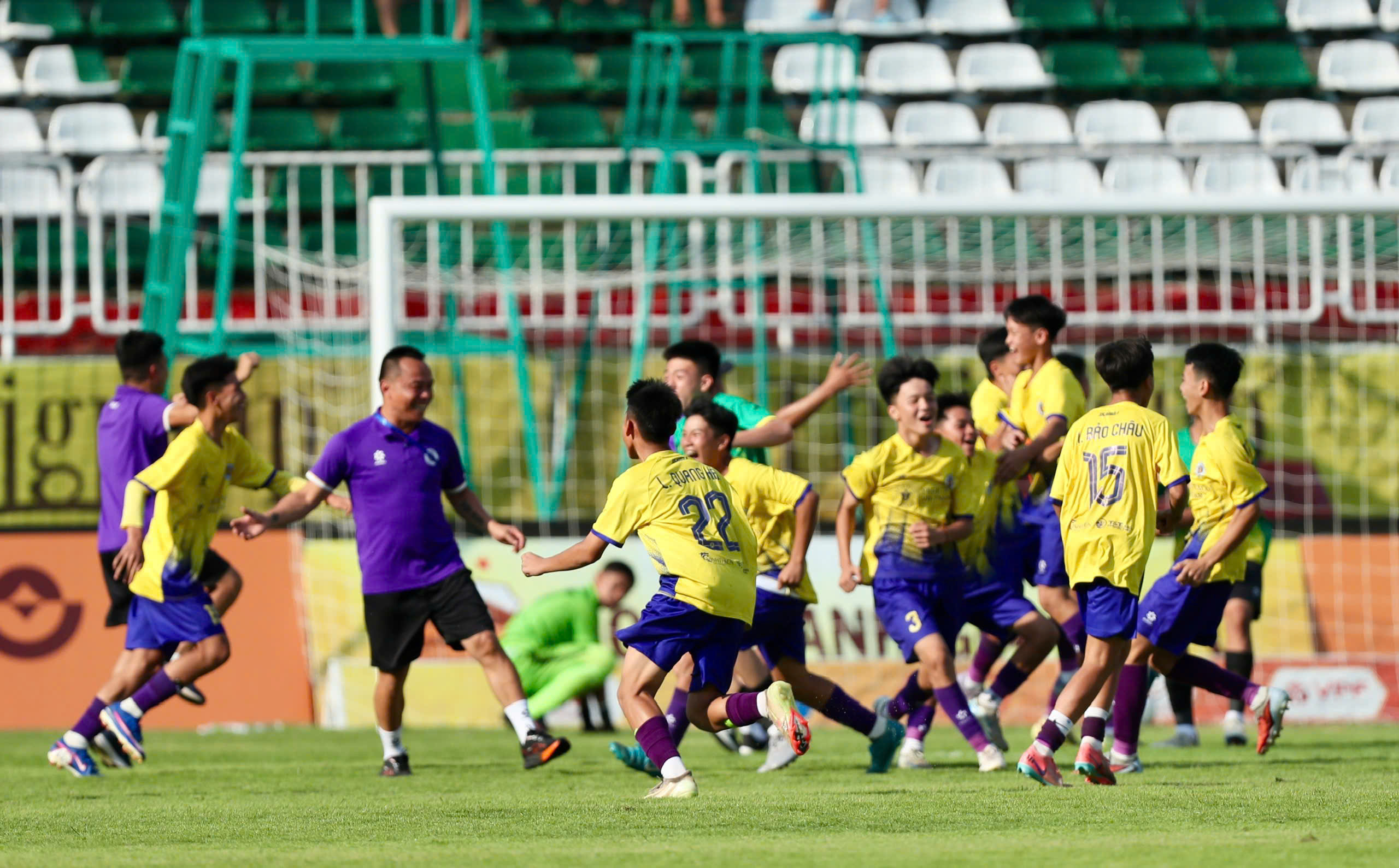 Festival quốc tế U14 Gia Lai: Chung kết trong mơ của b&oacute;ng đ&aacute; trẻ Việt Nam - Ảnh 1.