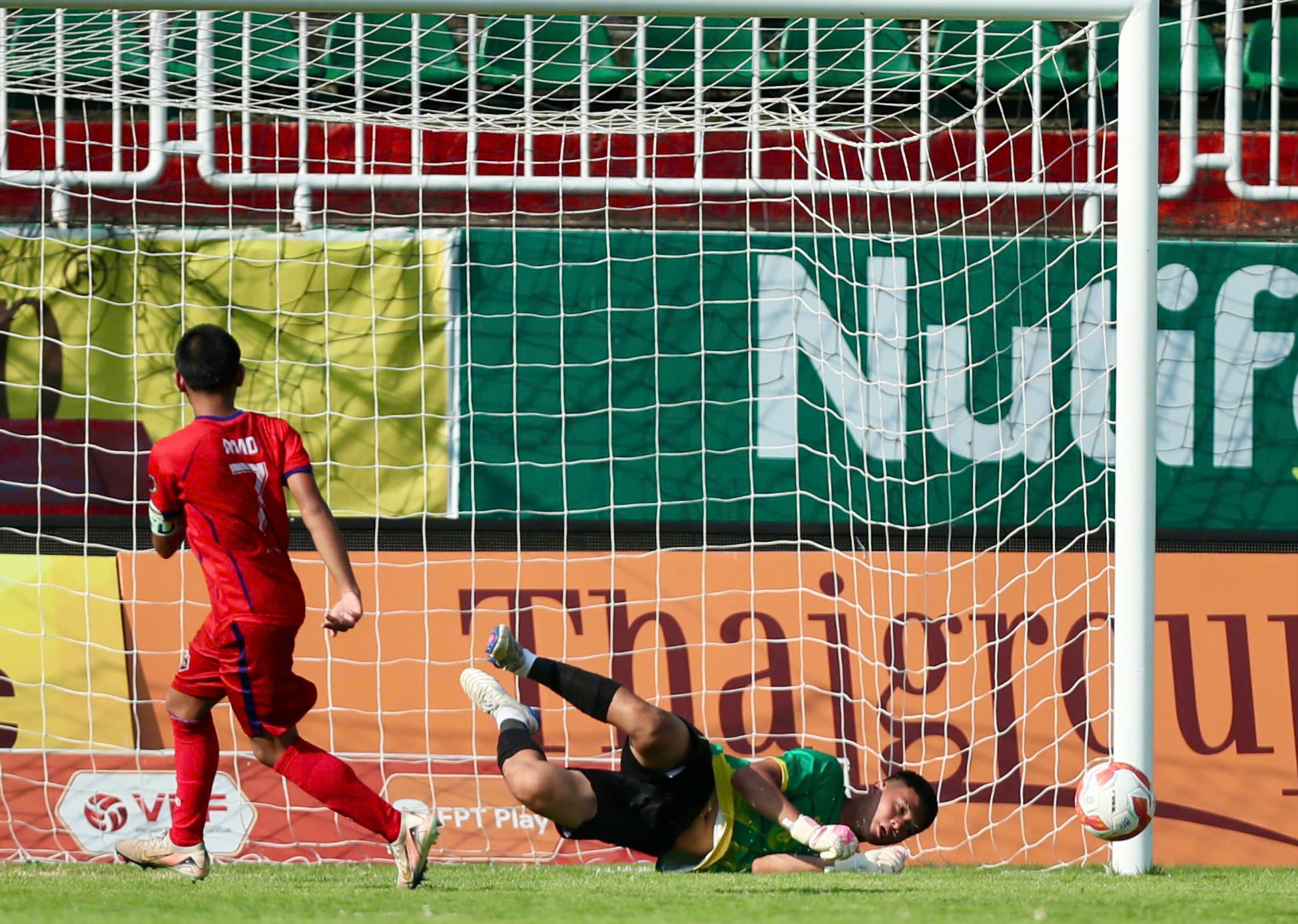 Festival quốc tế U14 Gia Lai: Chung kết trong mơ của b&oacute;ng đ&aacute; trẻ Việt Nam - Ảnh 2.