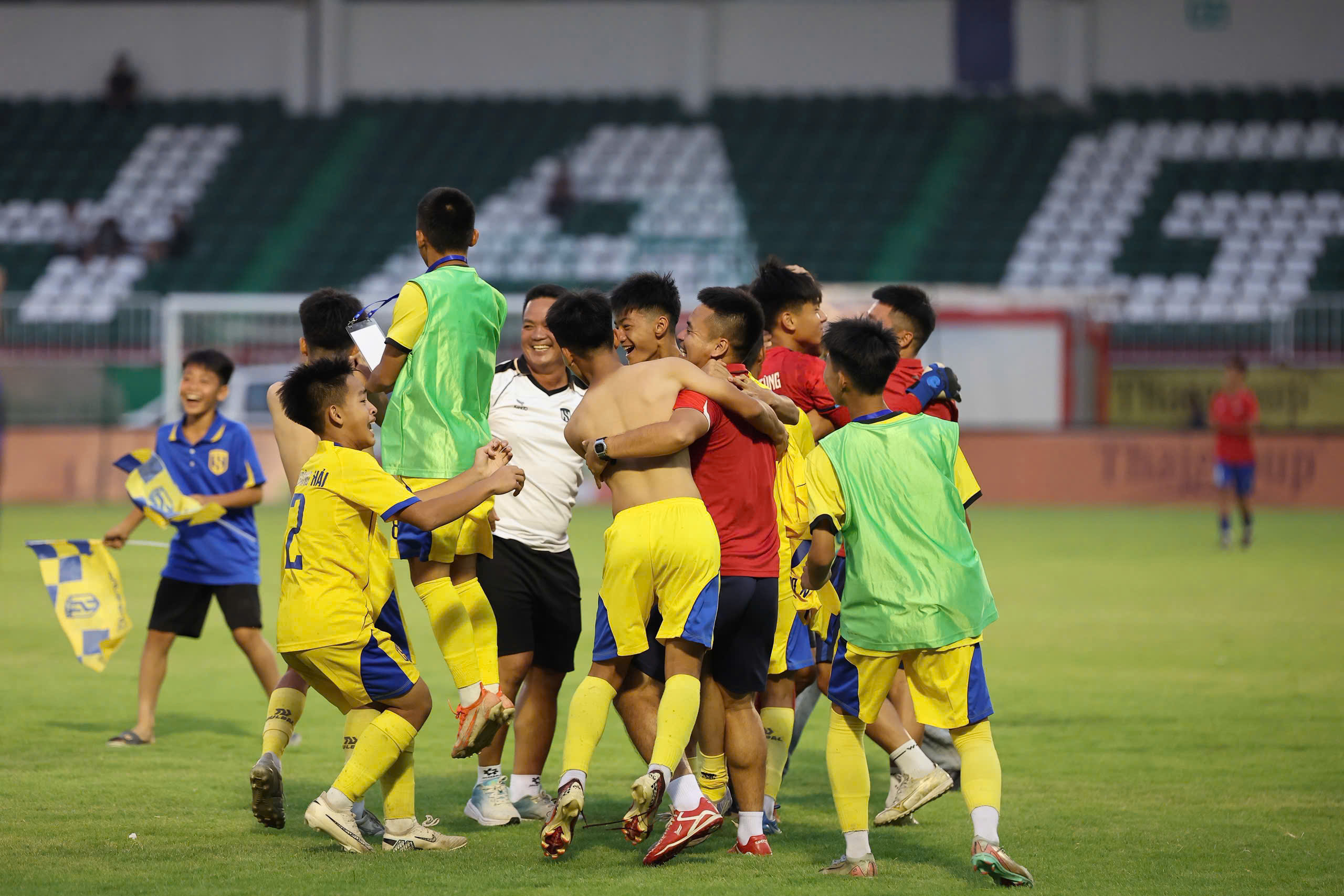 Festival quốc tế U14 Gia Lai: Chung kết trong mơ của b&oacute;ng đ&aacute; trẻ Việt Nam - Ảnh 3.