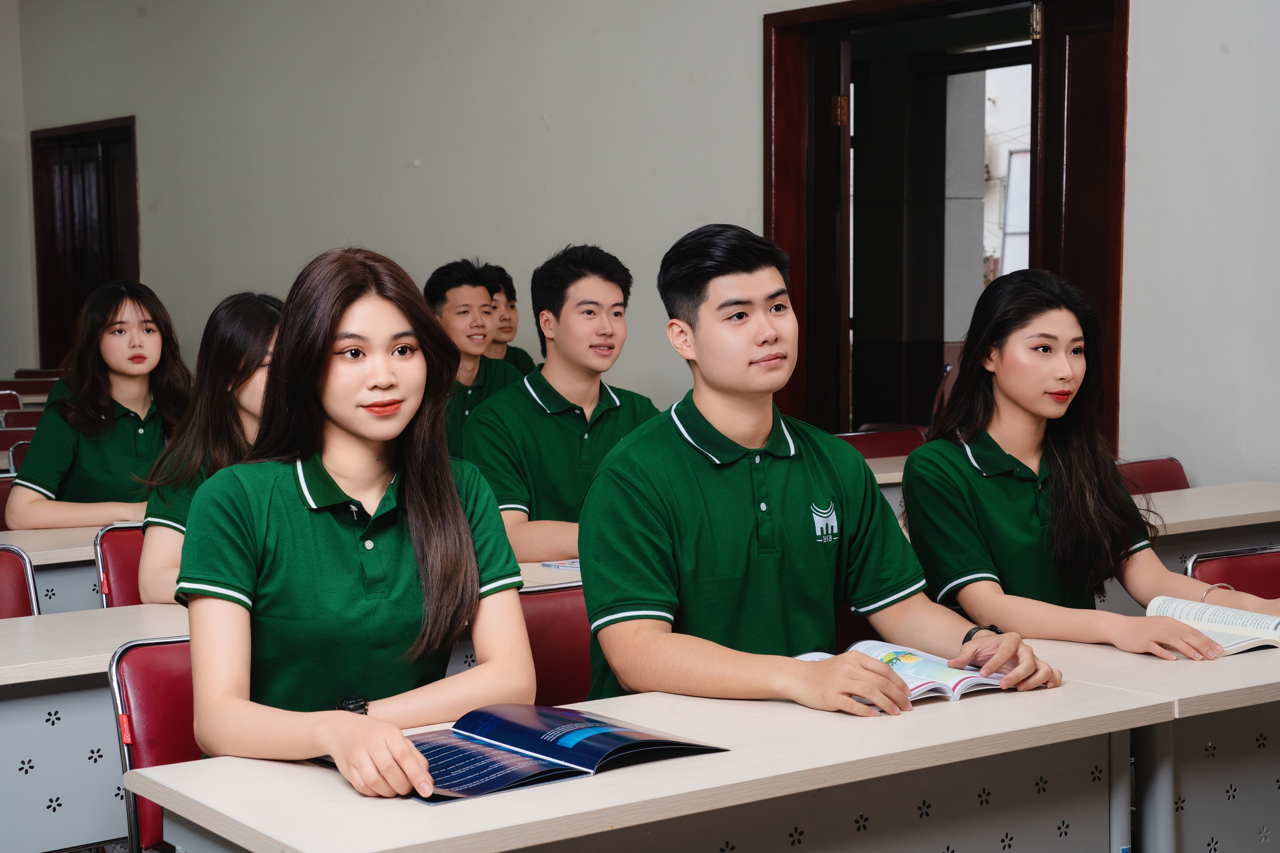 Trường công lập đầu tiên tại Việt Nam đạt QS Stars 5 Stars - Ảnh 1.