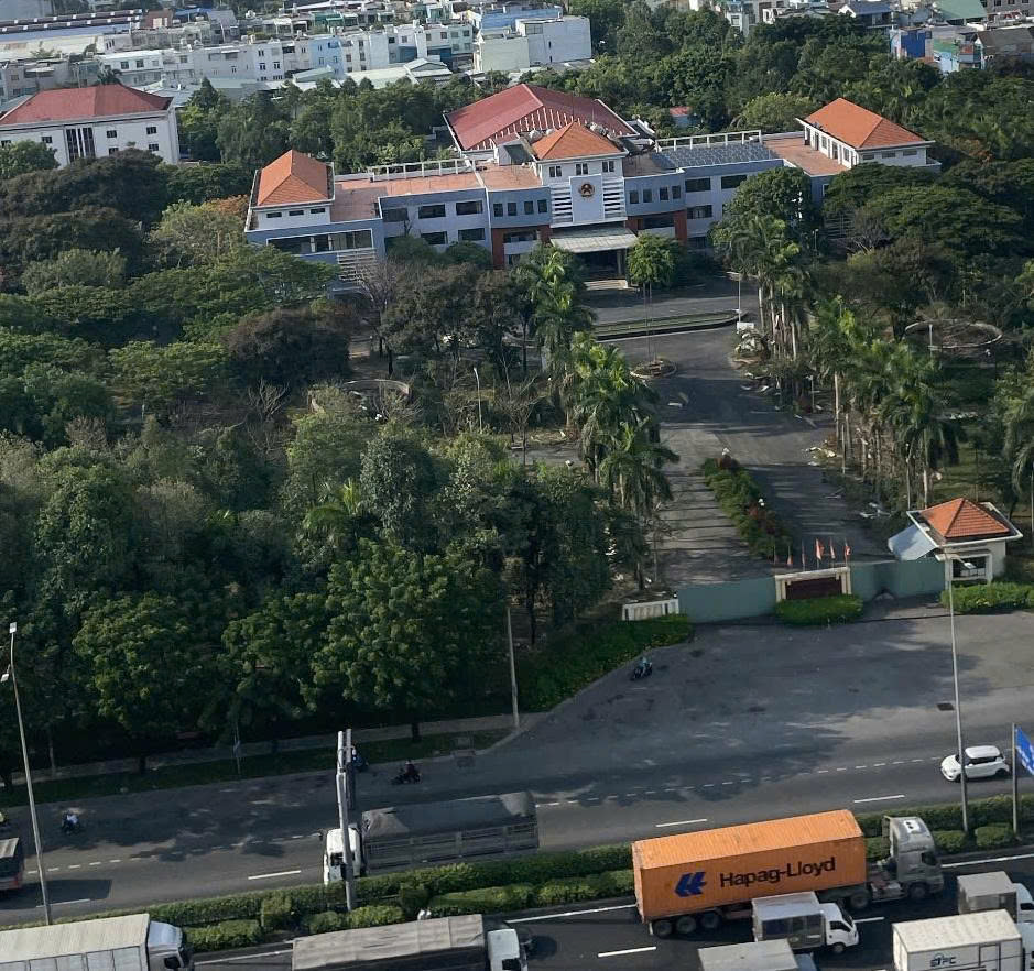 Đánh thức trụ sở dôi dư - Ảnh 1.