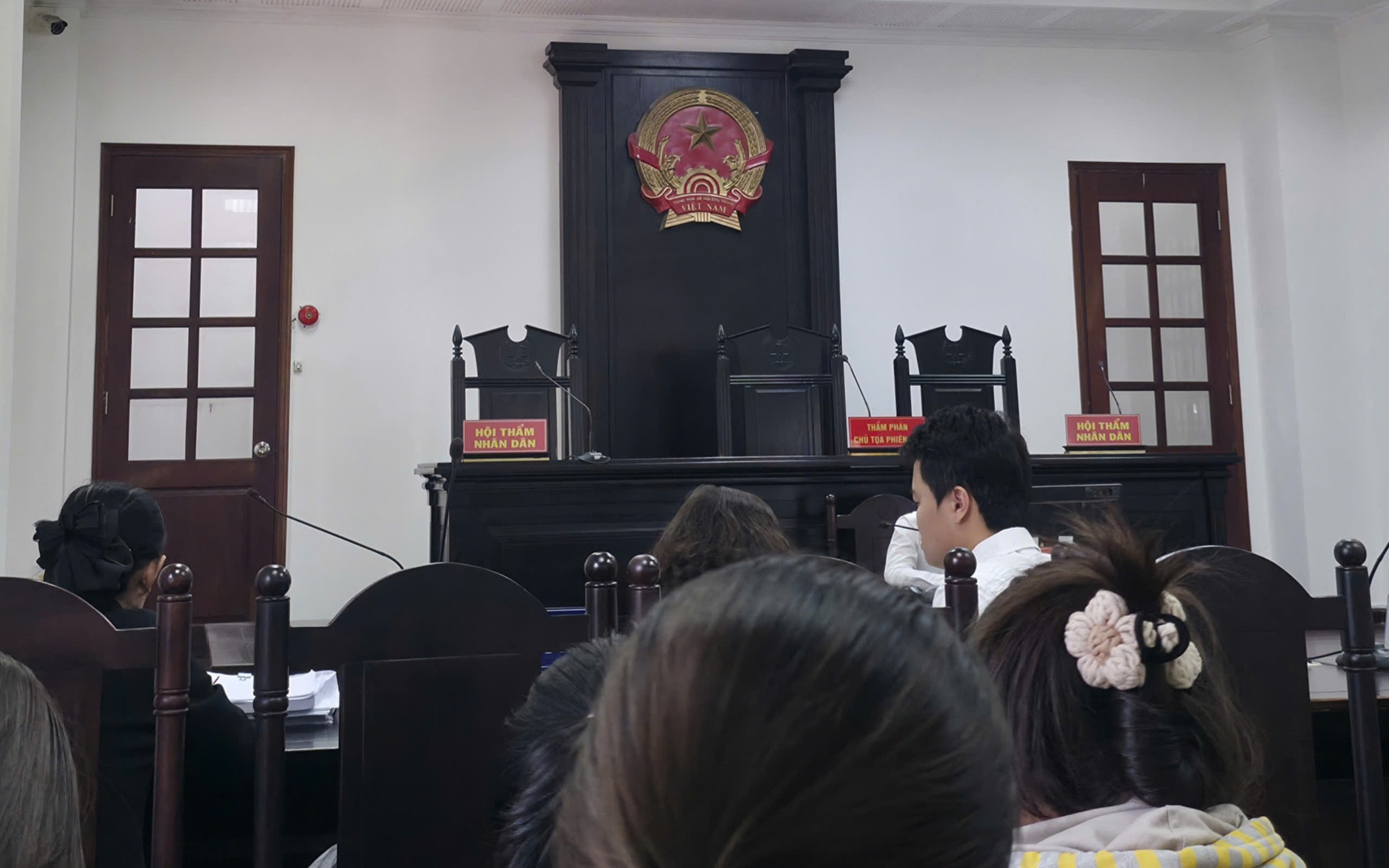 Vụ ly hôn 1.200 tỉ đồng ở TPHCM: Toà sẽ triệu tập "người thứ ba"?