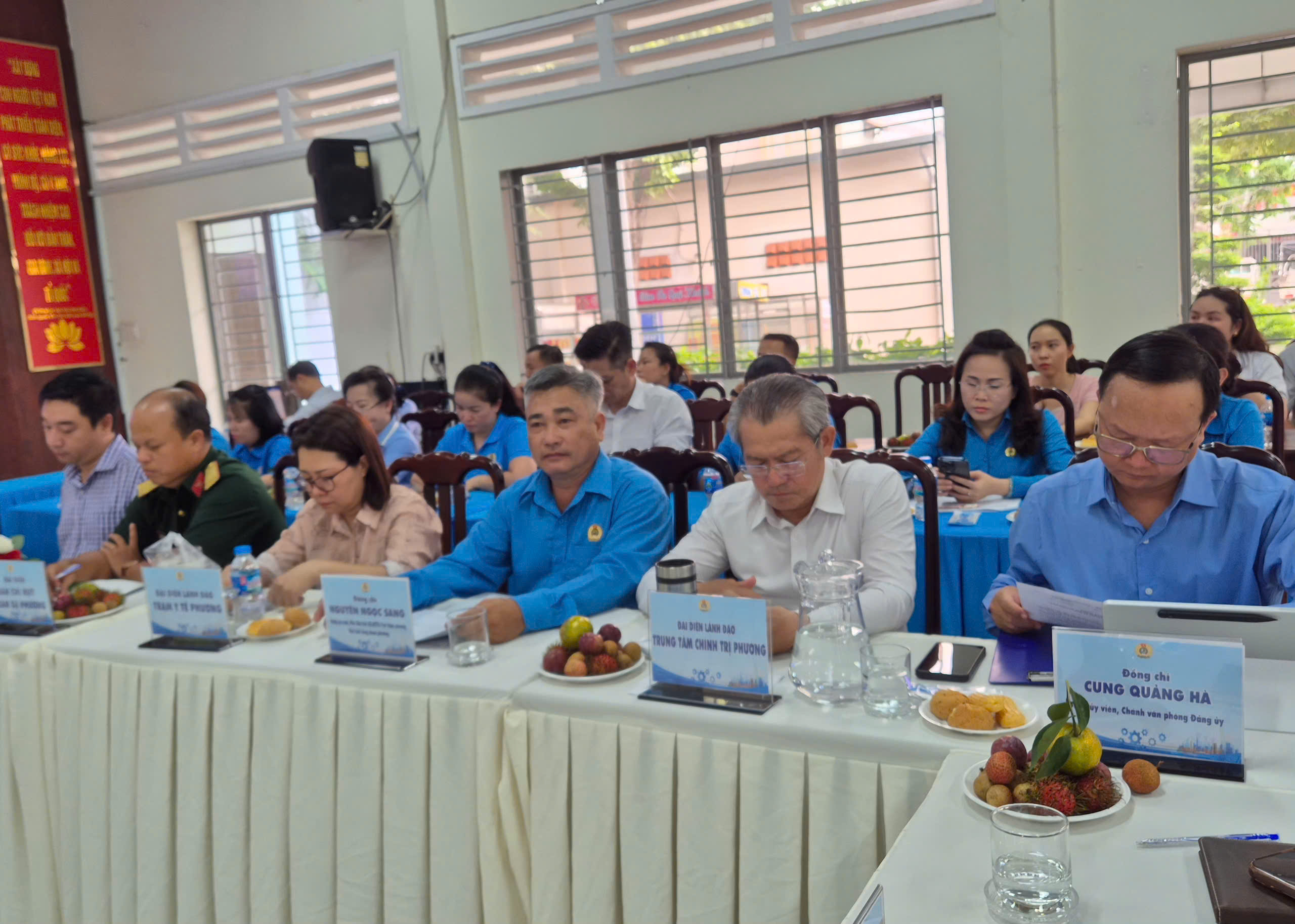 Đối thoại với người lao động, phường Tân Thới Hiệp thông tin về xây trường học, nhà ở xã hội - Ảnh 1.
