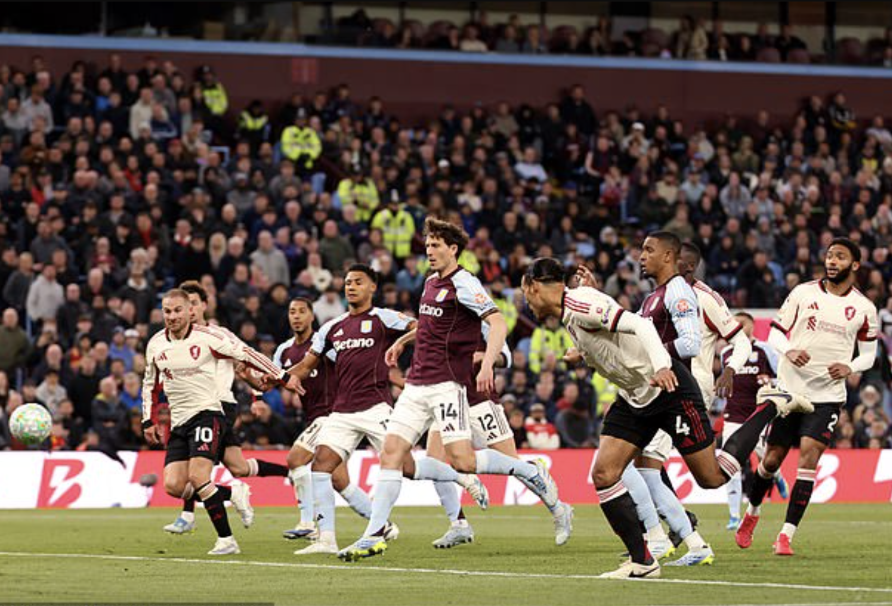 Aston Villa bay bổng trời &Acirc;u sau m&agrave;n bắn hạ Liverpool - Ảnh 3.