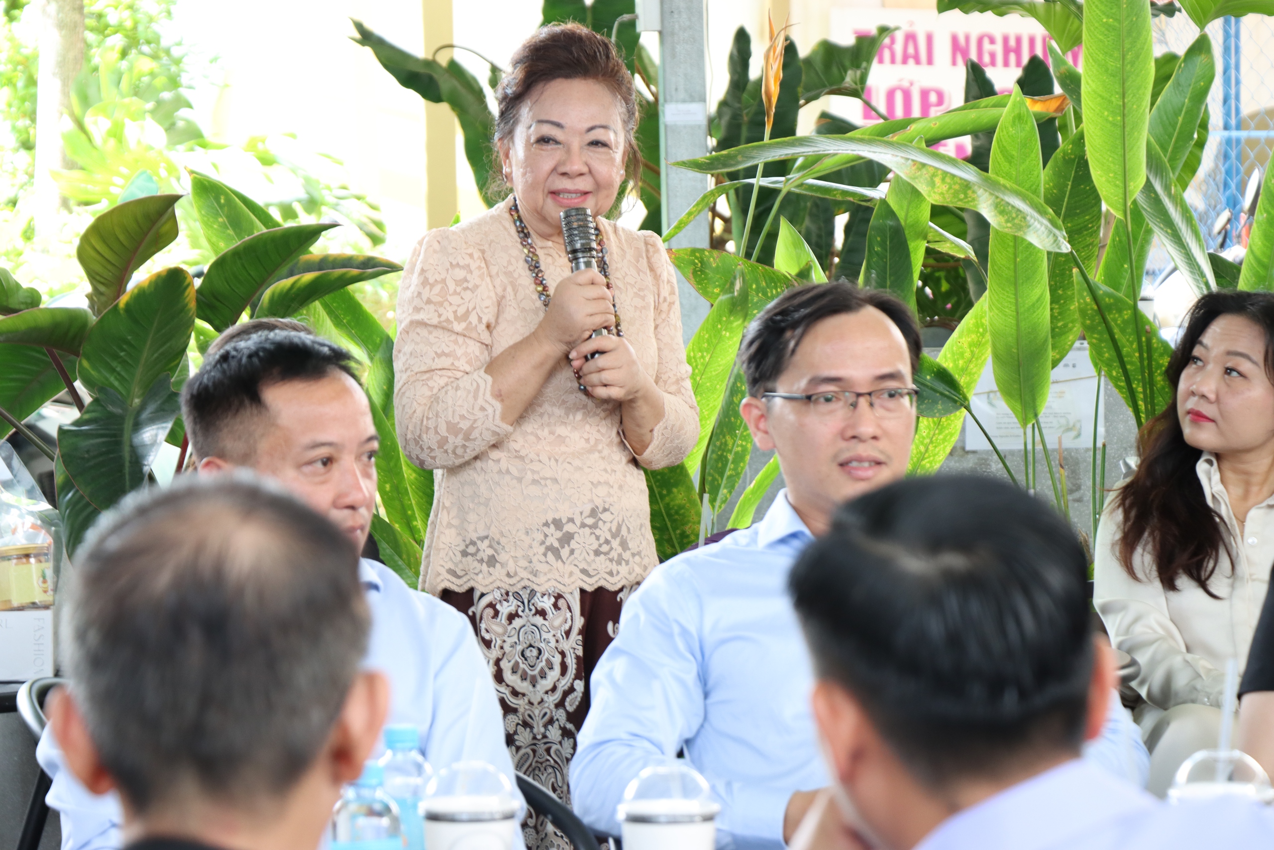 Xã cửa ngõ TPHCM “cà phê cùng doanh nghiệp”, mở hướng hút đầu tư - Ảnh 8.