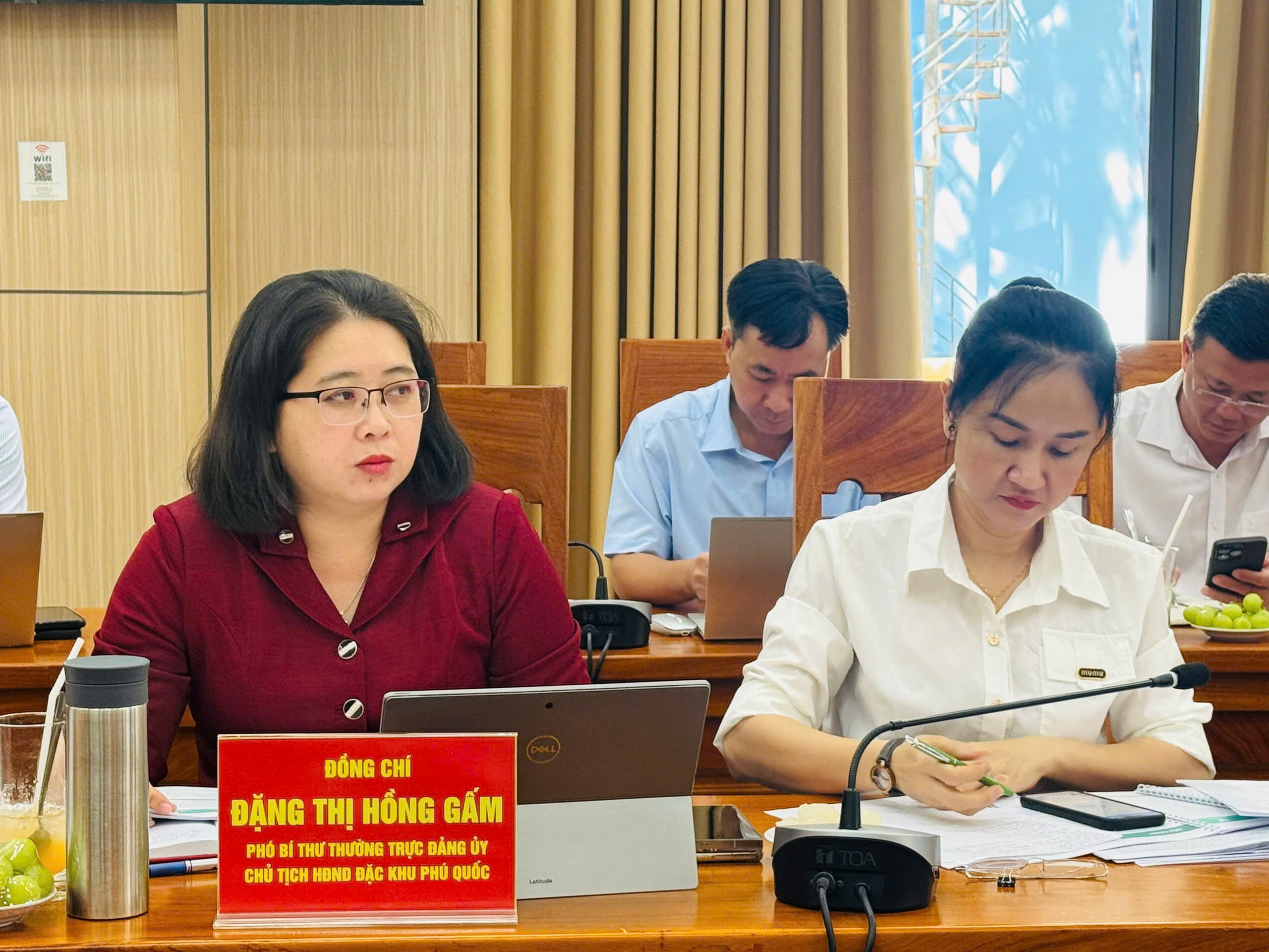 Ph&uacute; Quốc cấm xe xăng theo khung giờ: Lộ tr&igrave;nh giao th&ocirc;ng xanh đến 2035 - Ảnh 1.