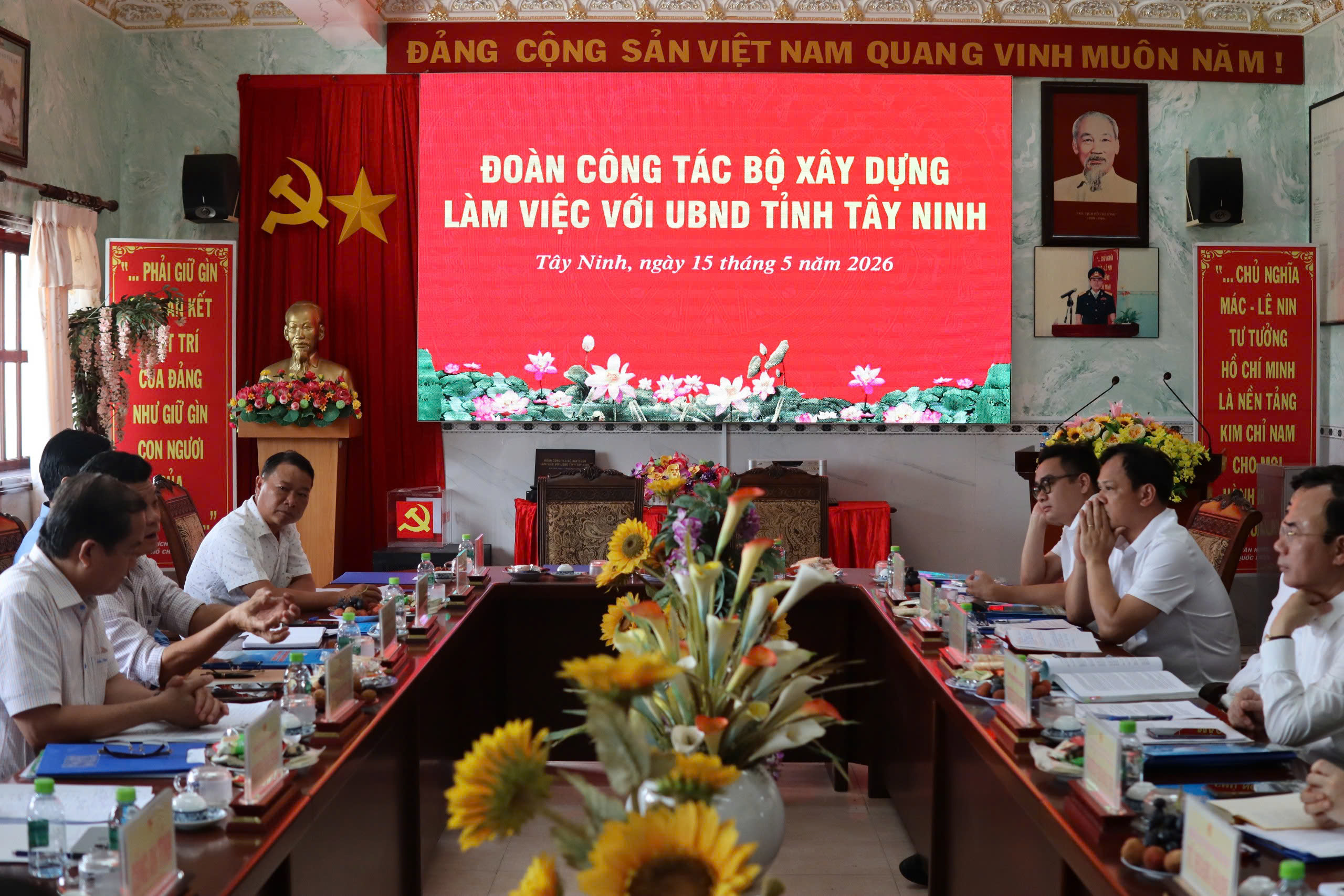 Tây Ninh quyết tâm xây dựng hơn 14.600 căn nhà ở xã hội trong năm 2026 - Ảnh 1.