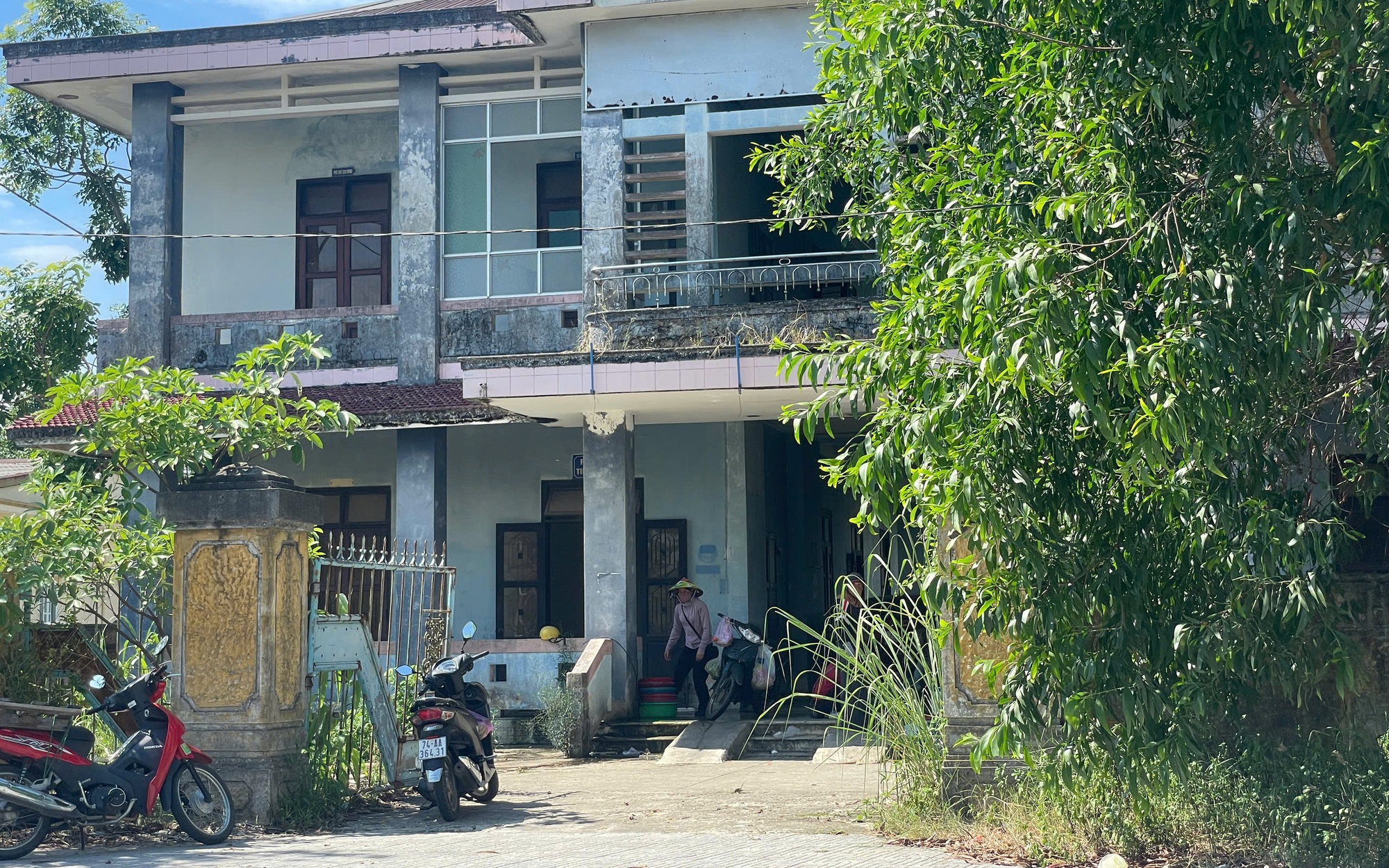 Ghen tuông, người đàn ông dùng dao đâm vợ cũ