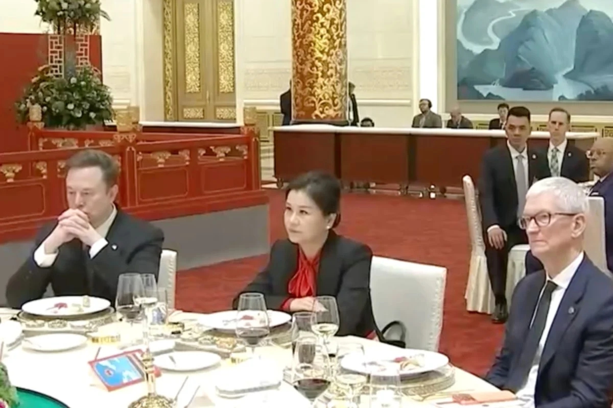 Zhou Qunfei: Từ công nhân nghèo đến “nữ hoàng kính” Trung Quốc - Ảnh 1.