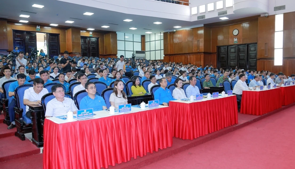 Đối thoại với công nhân ở Thanh Hóa: Cần thường xuyên tiếp nhận ý kiến gửi tỉnh giải quyết - Ảnh 1.