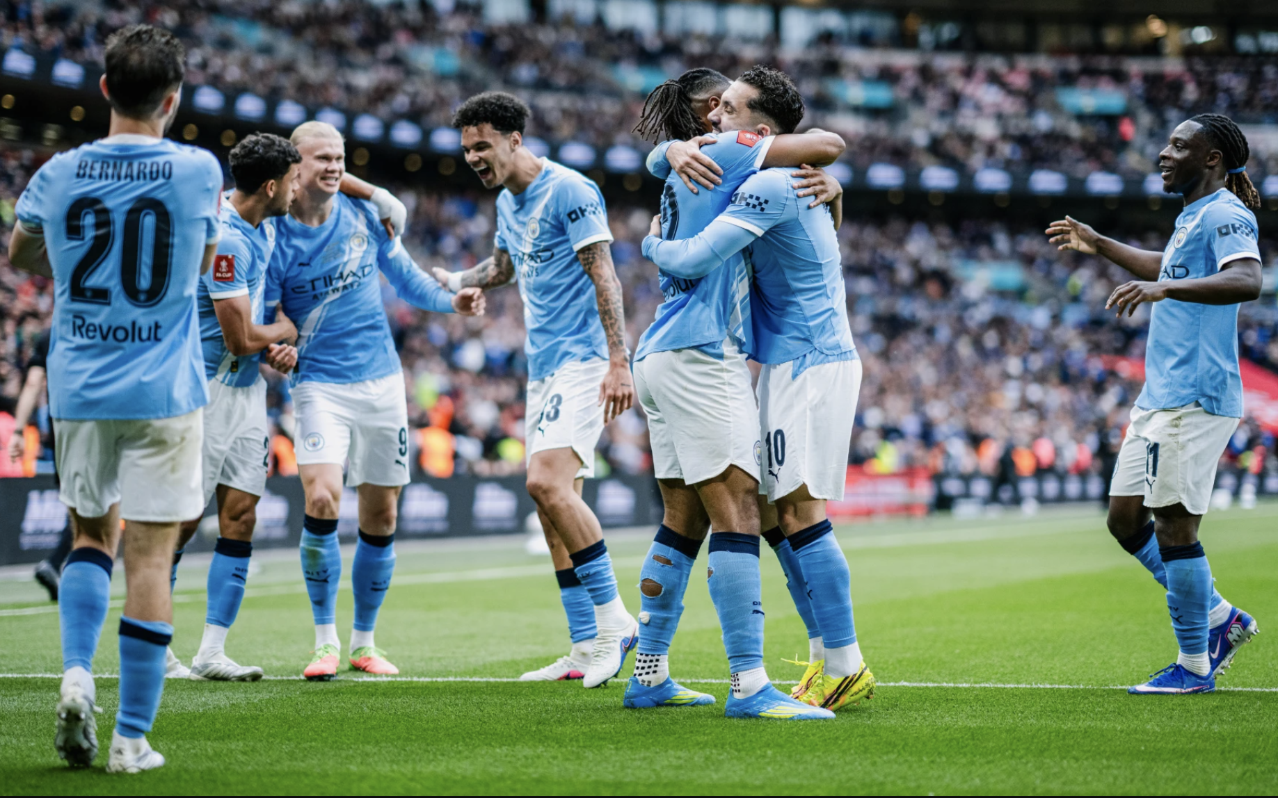 Semenyo lập siêu phẩm, Man City đăng quang FA Cup